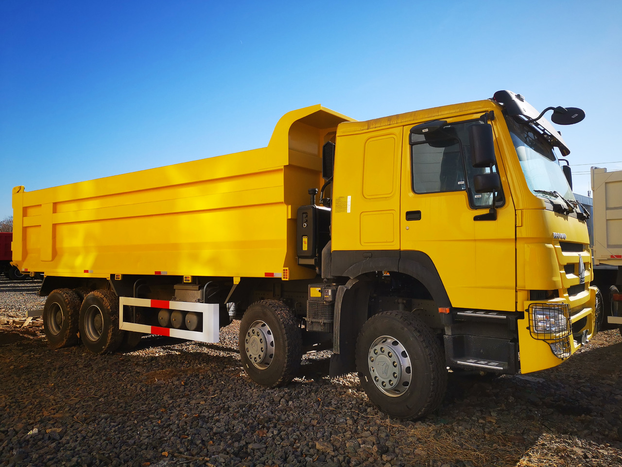 SINOTRUK Howo - 덤프트럭 : 사진 4 SINOTRUK Howo - 덤프트럭 : 사진 4