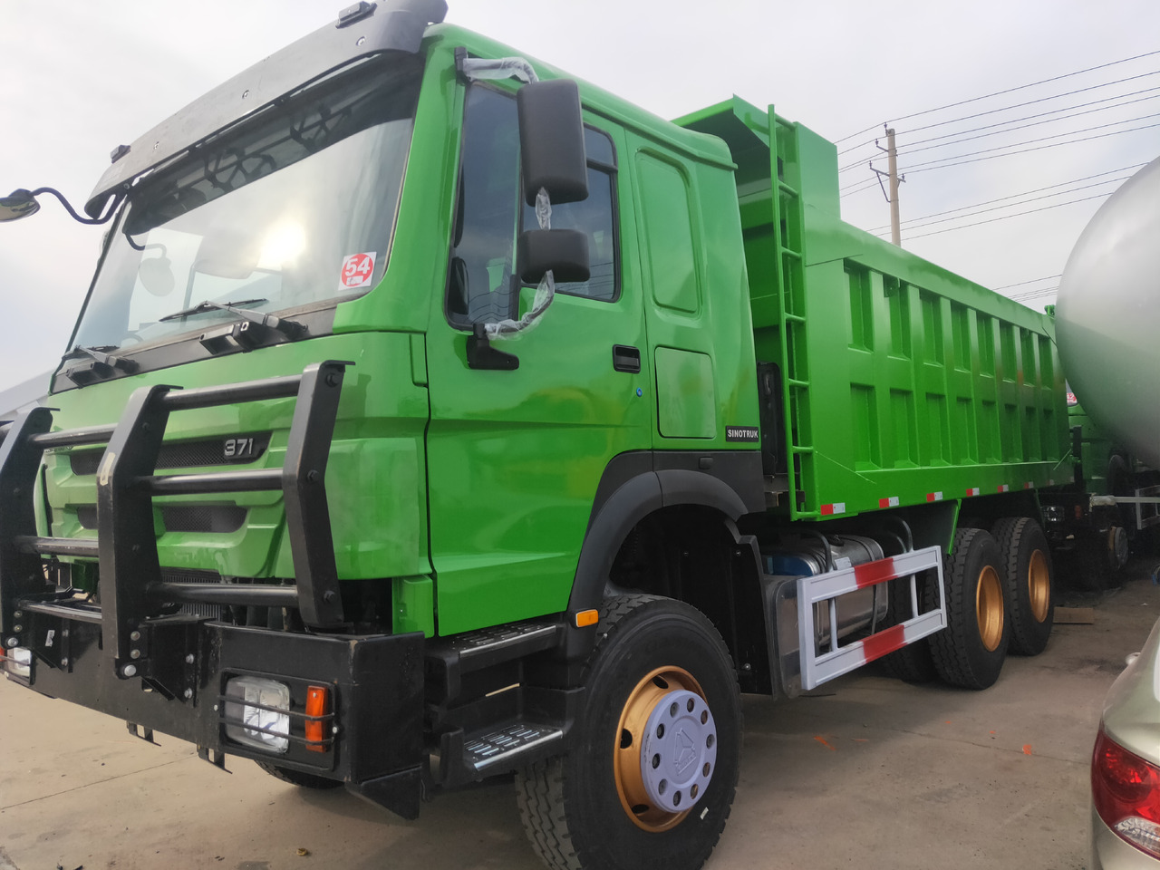 SINOTRUK Howo - 덤프트럭 : 사진 1 SINOTRUK Howo - 덤프트럭 : 사진 1