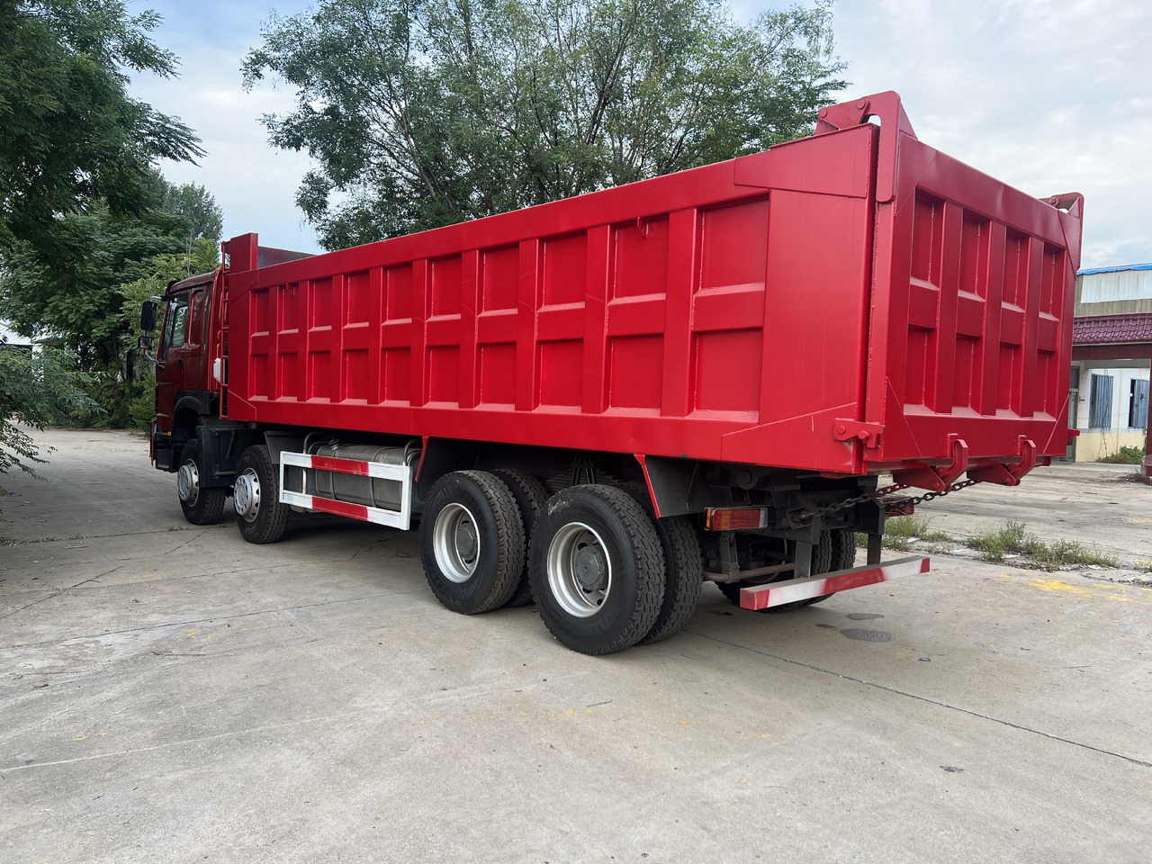 SINOTRUK Howo - 덤프트럭 : 사진 1 SINOTRUK Howo - 덤프트럭 : 사진 1