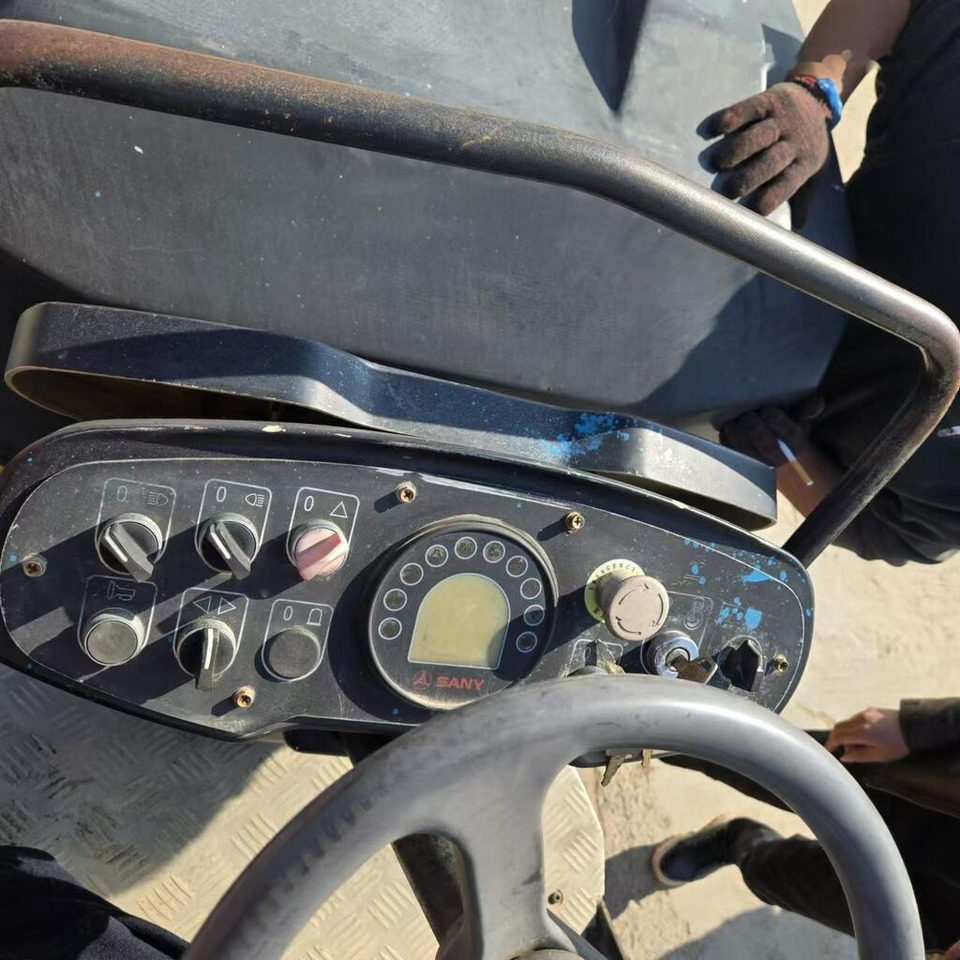Sany STR30C - 롤러 : 사진 1 Sany STR30C - 롤러 : 사진 1