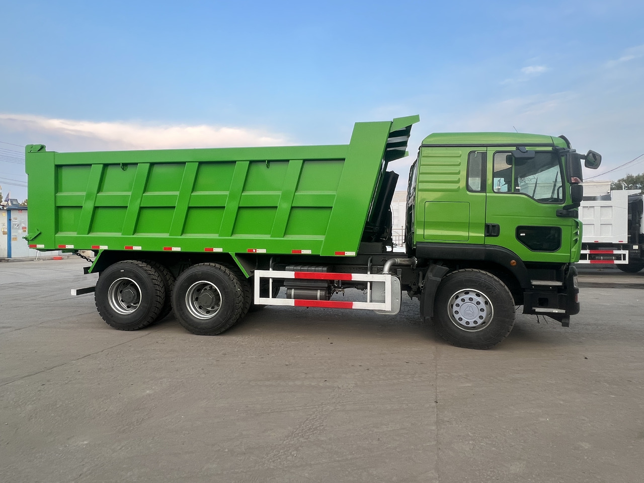 Sinotruk HOWO - 덤프트럭 : 사진 3 Sinotruk HOWO - 덤프트럭 : 사진 3