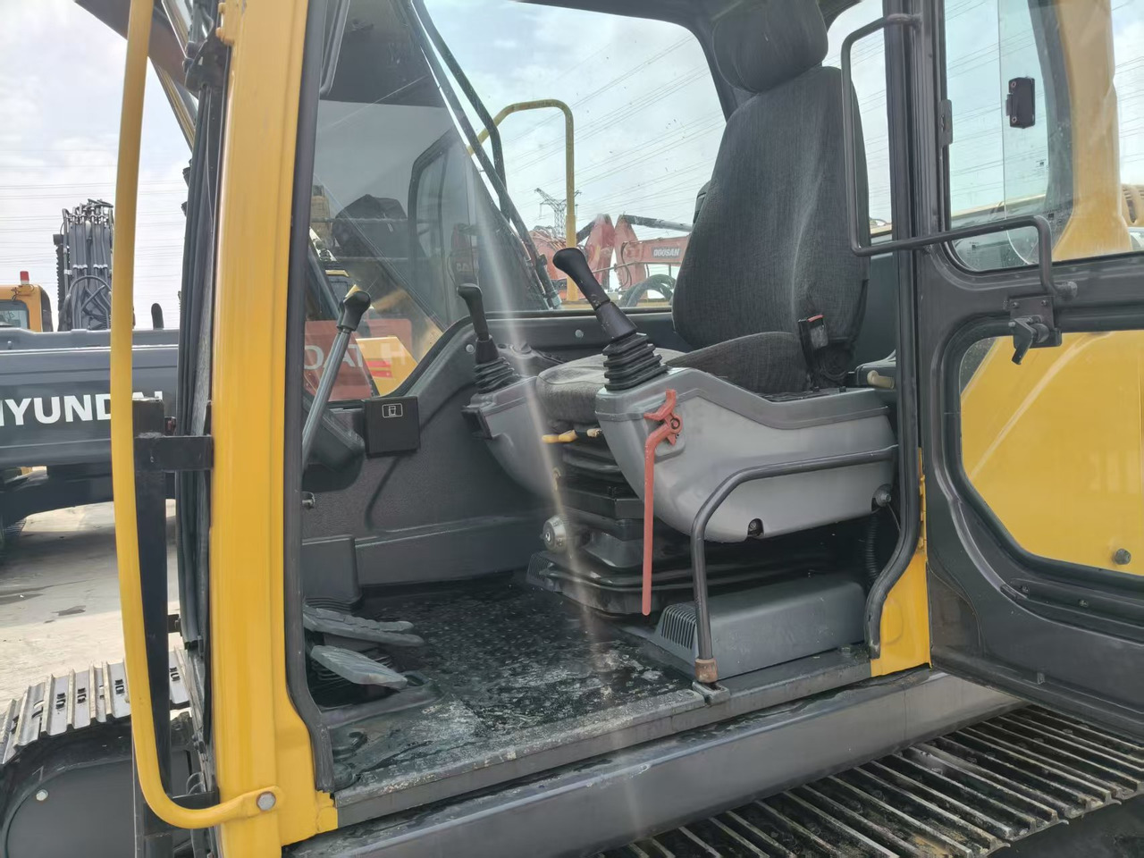 Volvo EC140DL - 크롤러 굴삭기 : 사진 5 Volvo EC140DL - 크롤러 굴삭기 : 사진 5