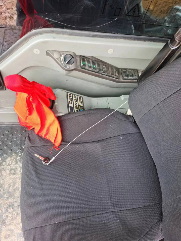 크롤러 굴삭기 Volvo EC210 : 사진 8 크롤러 굴삭기 Volvo EC210 : 사진 8