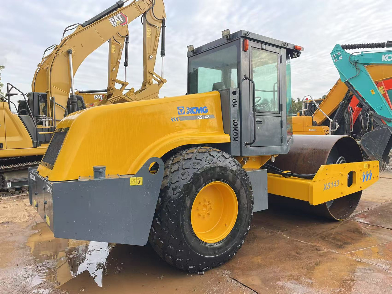 XCMG XS143 - 압축기 : 사진 4 XCMG XS143 - 압축기 : 사진 4