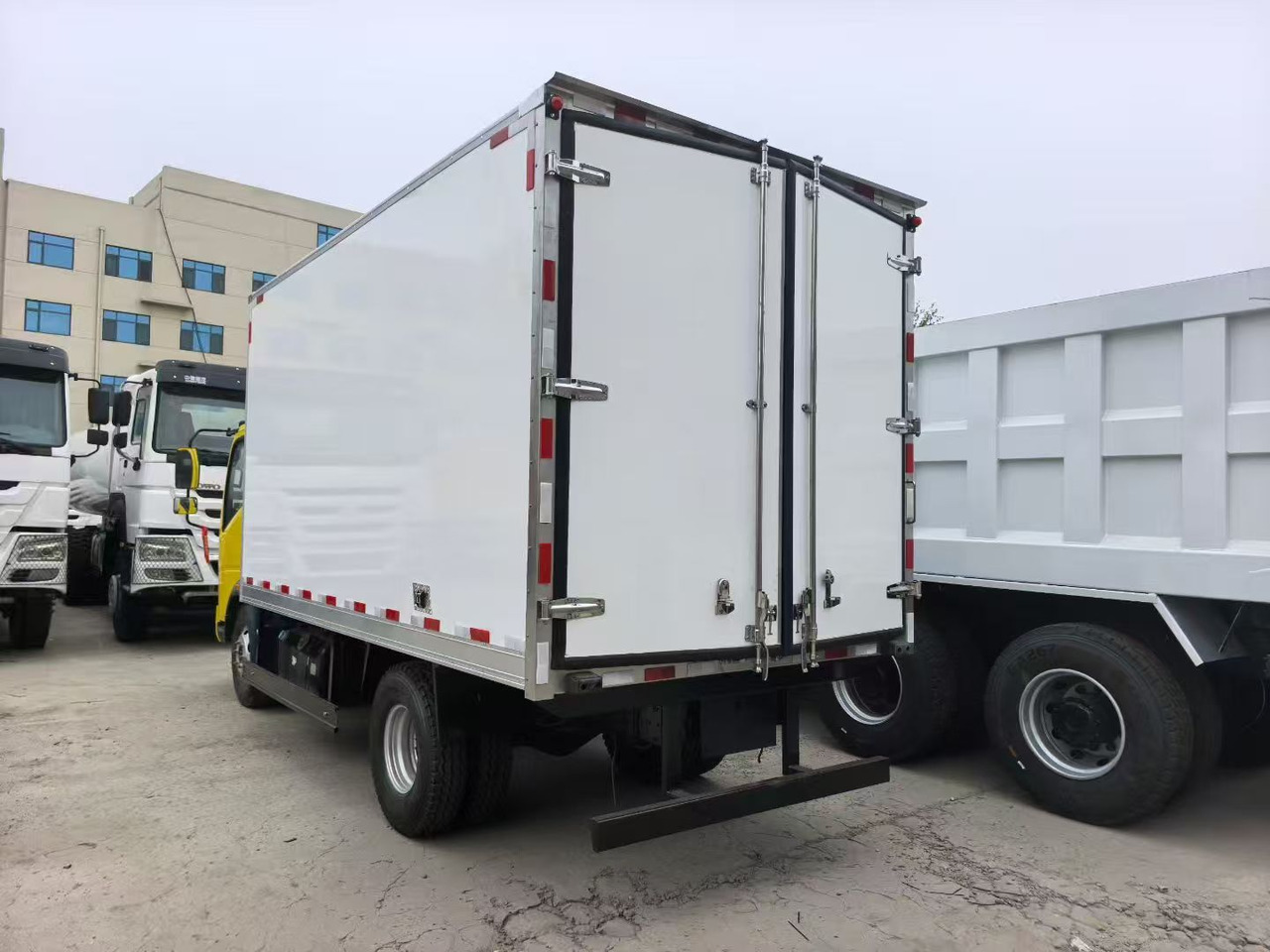 - 냉동탑차 : 사진 2 - 냉동탑차 : 사진 2