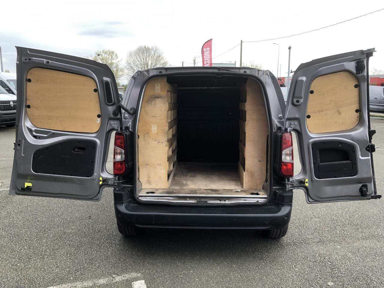 CITROEN berlingo M 1000KG BLUEHDI 130 S&S CLUB EAT8 - 패널 밴 : 사진 3 CITROEN berlingo M 1000KG BLUEHDI 130 S&S CLUB EAT8 - 패널 밴 : 사진 3