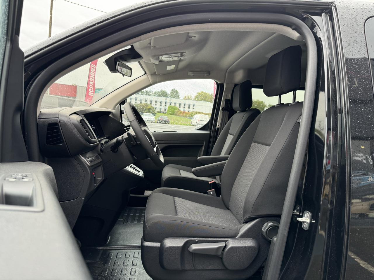 CITROEN jumpy M 2.0 BLUEHDI 180 S S EAT8 DOUBLE CABINE 5 PLACES - 패널 밴 : 사진 4 CITROEN jumpy M 2.0 BLUEHDI 180 S S EAT8 DOUBLE CABINE 5 PLACES - 패널 밴 : 사진 4