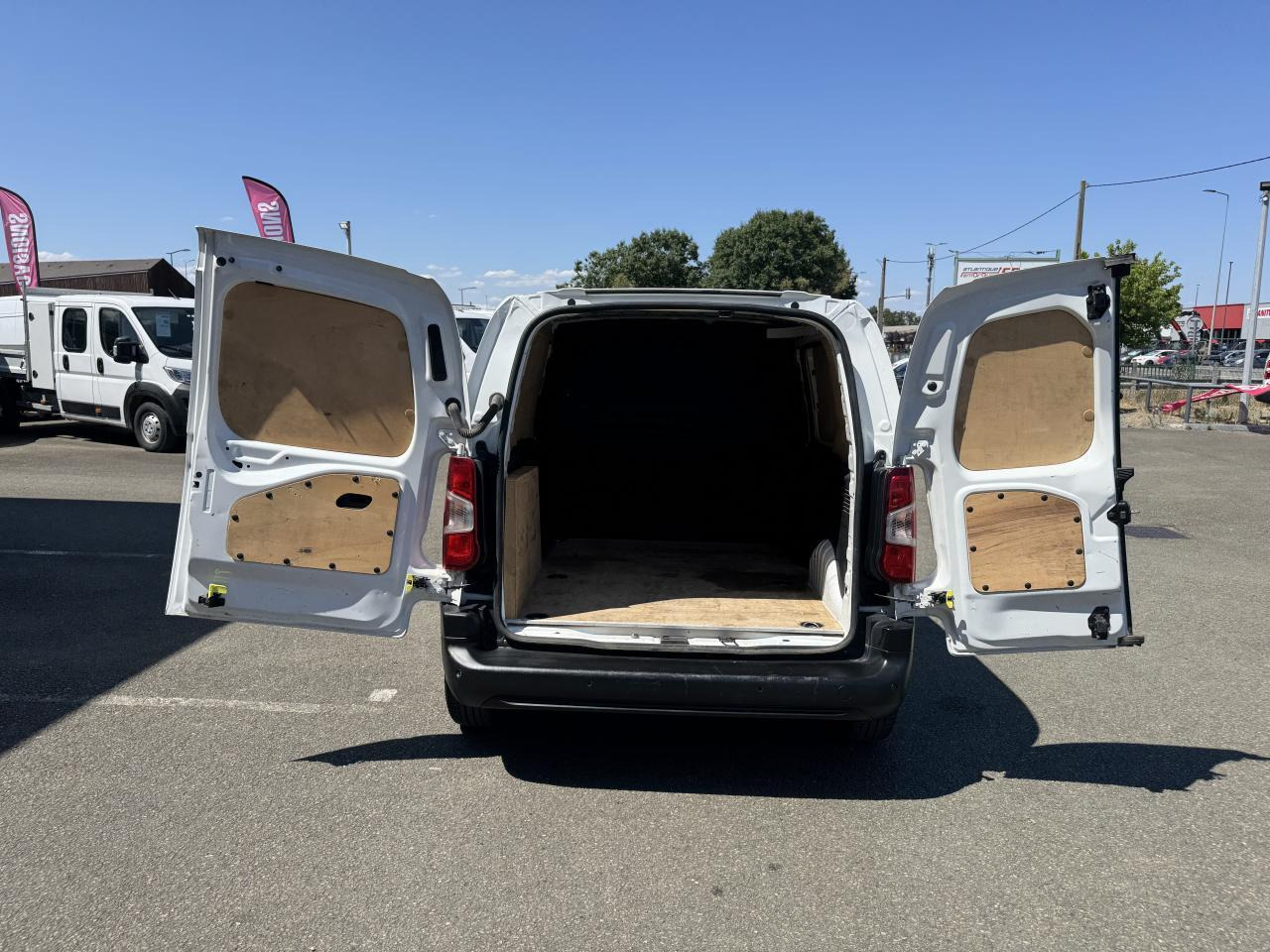 Citroen Berlingo M 650KG BLUEHDI 100 S&S DRIVER BVM5 - 소형 밴 : 사진 2 Citroen Berlingo M 650KG BLUEHDI 100 S&S DRIVER BVM5 - 소형 밴 : 사진 2