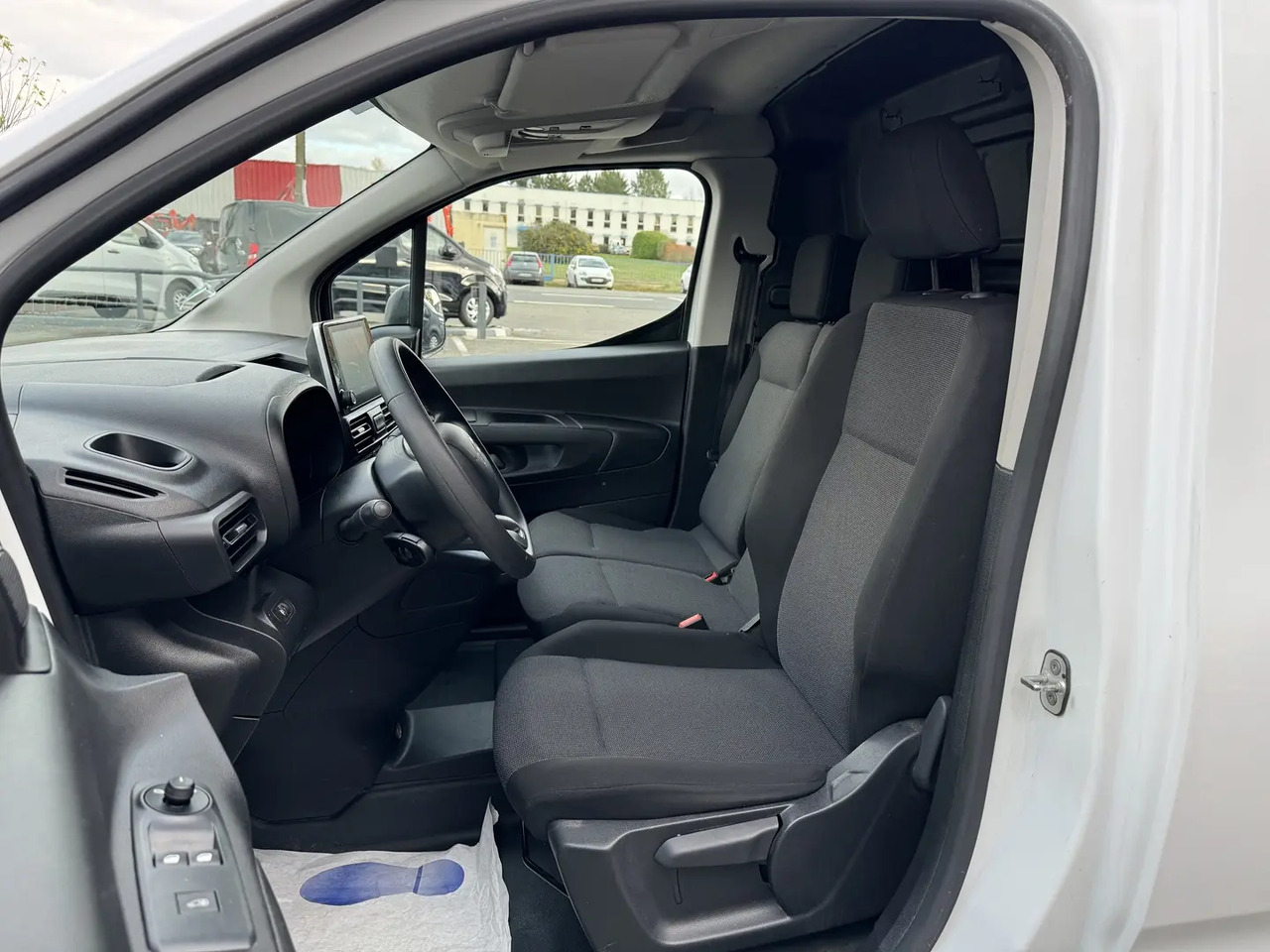 Citroen Berlingo M 650KG BLUEHDI 100 S&S DRIVER - 패널 밴 : 사진 4 Citroen Berlingo M 650KG BLUEHDI 100 S&S DRIVER - 패널 밴 : 사진 4
