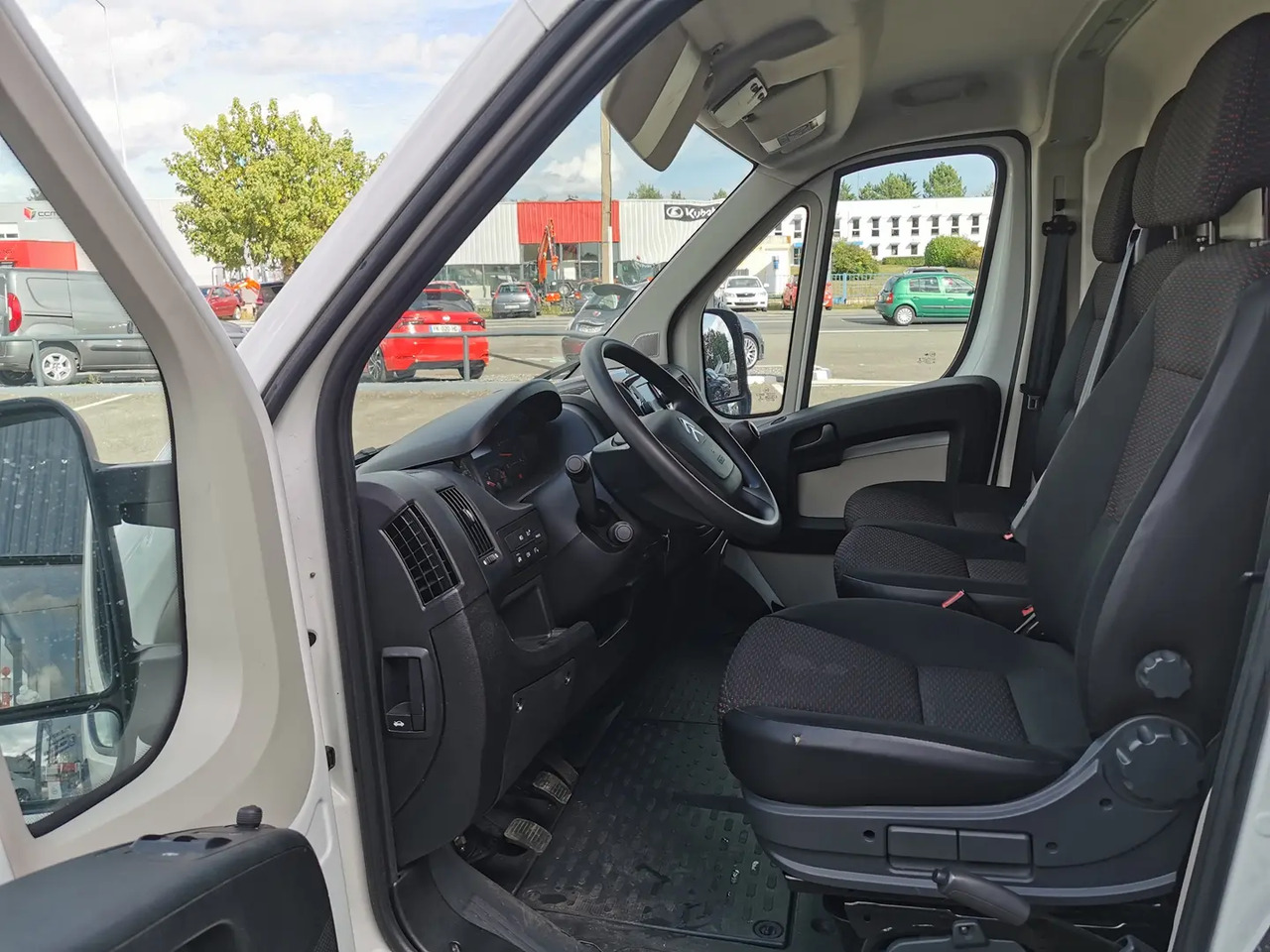 Citroen Jumper 35 L3H2 2.2 BLUEHDI 140 S&S CLUB - 패널 밴 : 사진 5 Citroen Jumper 35 L3H2 2.2 BLUEHDI 140 S&S CLUB - 패널 밴 : 사진 5