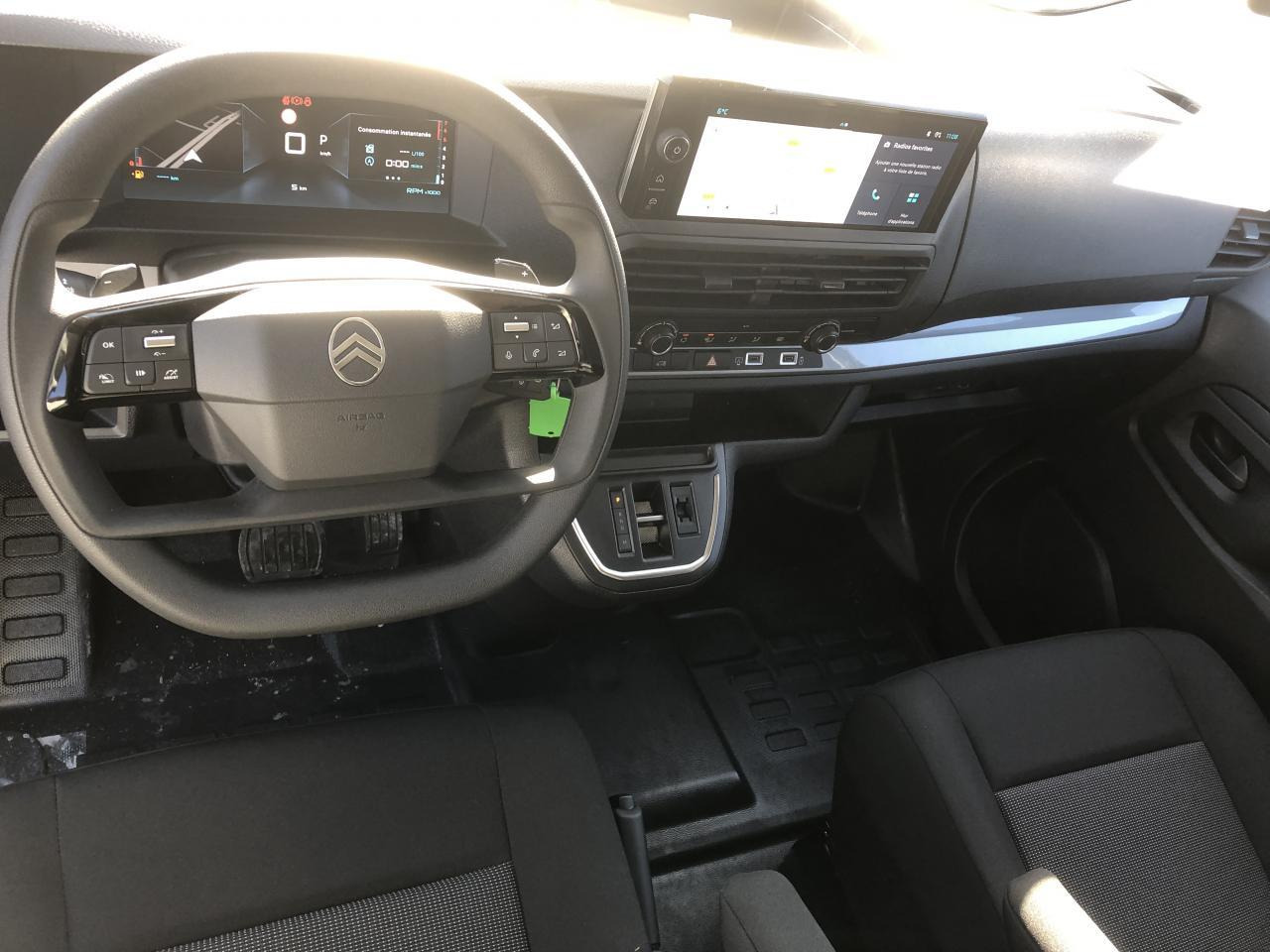 Citroen Jumpy 2 PLACES XL 2.0 BLUEHDI 180CH S&S PACK PREMIUM CONNECT EAT8 - 패널 밴 : 사진 3 Citroen Jumpy 2 PLACES XL 2.0 BLUEHDI 180CH S&S PACK PREMIUM CONNECT EAT8 - 패널 밴 : 사진 3