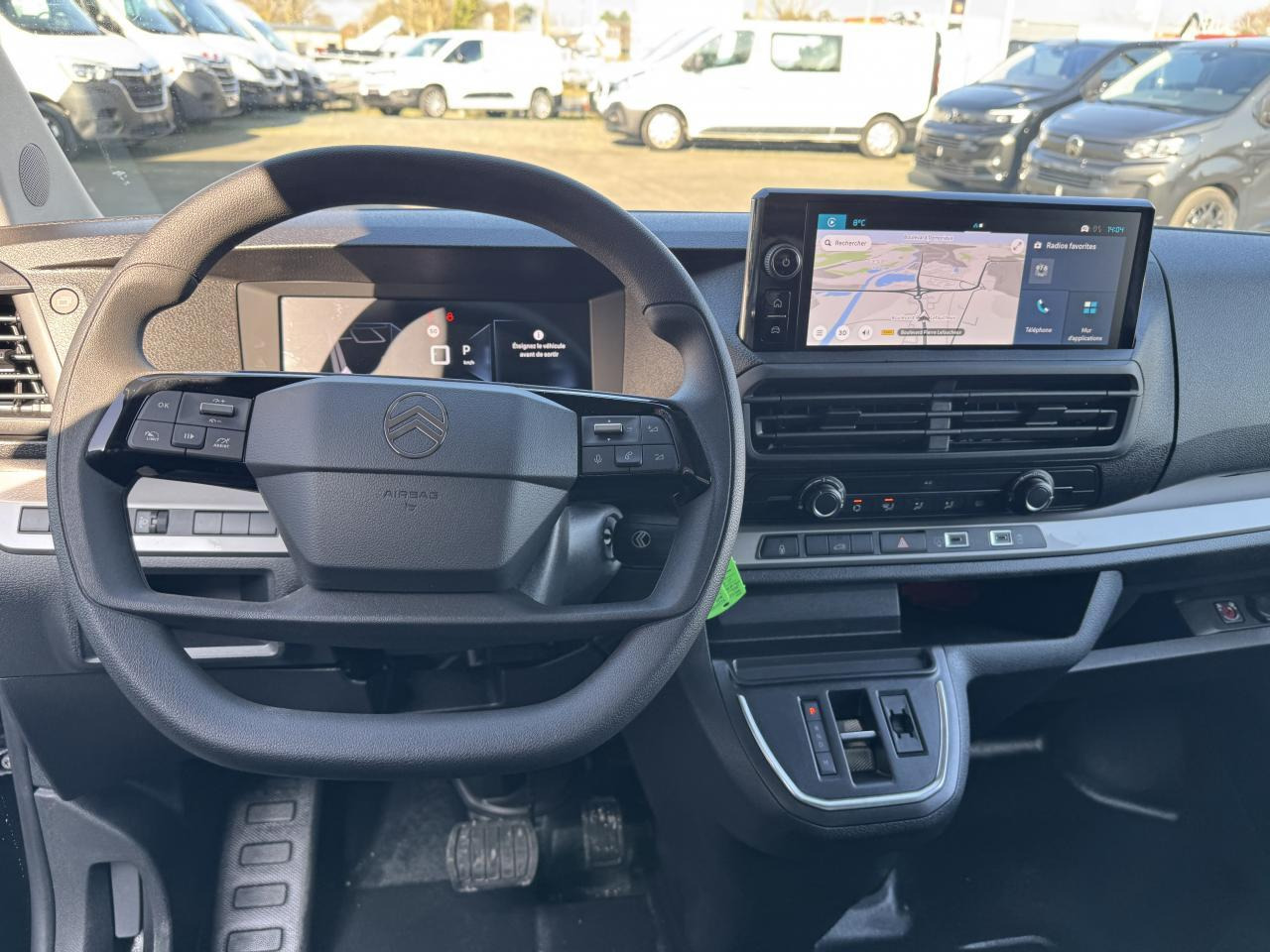 Citroen Jumpy 2 PLACES XL 2.0 BLUEHDI 180CH S&S PACK PREMIUM CONNECT EAT8 - 패널 밴 : 사진 3 Citroen Jumpy 2 PLACES XL 2.0 BLUEHDI 180CH S&S PACK PREMIUM CONNECT EAT8 - 패널 밴 : 사진 3