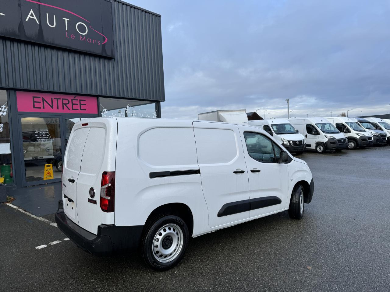 FIAT Doblo XL 950KG 1.5 BlueHDi S&S - 130 - BV EAT8 III FOURGON Fourgon XL PHASE 2 - 패널 밴 : 사진 1 FIAT Doblo XL 950KG 1.5 BlueHDi S&S - 130 - BV EAT8 III FOURGON Fourgon XL PHASE 2 - 패널 밴 : 사진 1