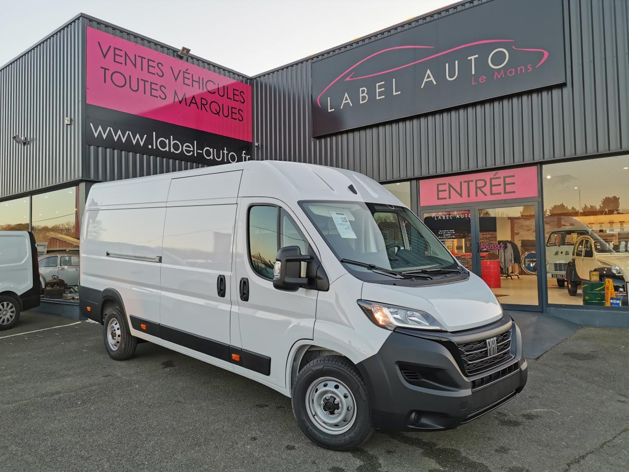 FIAT Ducato Tôlé Maxi 3.5 XL H2 2.2 - 140 S&S III FOURGON TOLE Fourgon Tôlé - 패널 밴 : 사진 1 FIAT Ducato Tôlé Maxi 3.5 XL H2 2.2 - 140 S&S III FOURGON TOLE Fourgon Tôlé - 패널 밴 : 사진 1