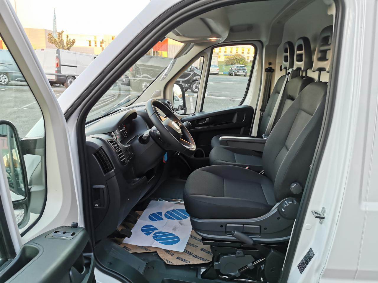 FIAT Ducato Tôlé Maxi 3.5 XL H2 2.2 - 140 S&S III FOURGON TOLE Fourgon Tôlé - 패널 밴 : 사진 5 FIAT Ducato Tôlé Maxi 3.5 XL H2 2.2 - 140 S&S III FOURGON TOLE Fourgon Tôlé - 패널 밴 : 사진 5