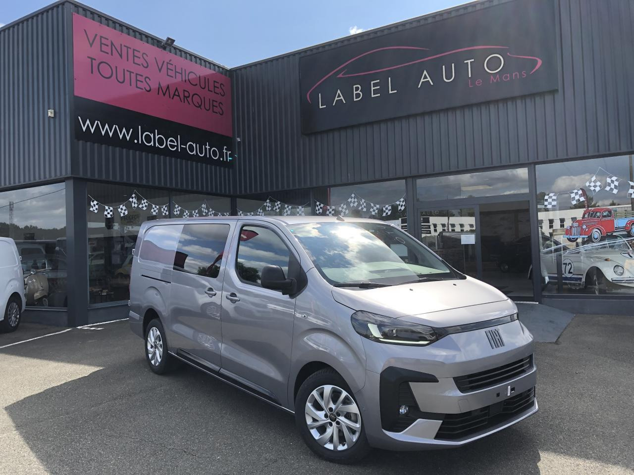 FIAT SCUDO XL 2.0 HDI 180CH EAT-8 CABINE APPROFONDIE 5 PLACES - 콤비 밴 : 사진 2 FIAT SCUDO XL 2.0 HDI 180CH EAT-8 CABINE APPROFONDIE 5 PLACES - 콤비 밴 : 사진 2