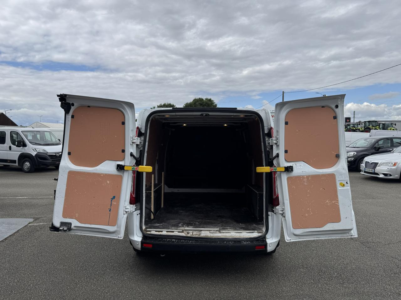 FORD transit custom 300 L2H1 2.0 ECOBLUE 130 HYBRID TREND BUSINESS - 패널 밴 : 사진 2 FORD transit custom 300 L2H1 2.0 ECOBLUE 130 HYBRID TREND BUSINESS - 패널 밴 : 사진 2