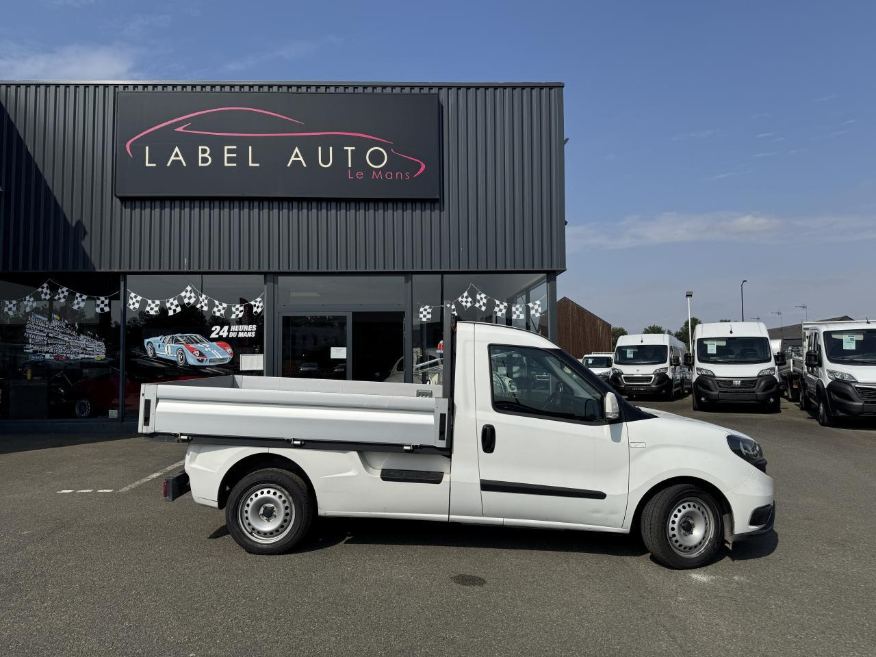 Fiat Doblo Cargo Cargo 1.6 Multijet 16V 105 ch WORK UP PLATEAU Pro Lounge - 플랫베드 밴 : 사진 1 Fiat Doblo Cargo Cargo 1.6 Multijet 16V 105 ch WORK UP PLATEAU Pro Lounge - 플랫베드 밴 : 사진 1