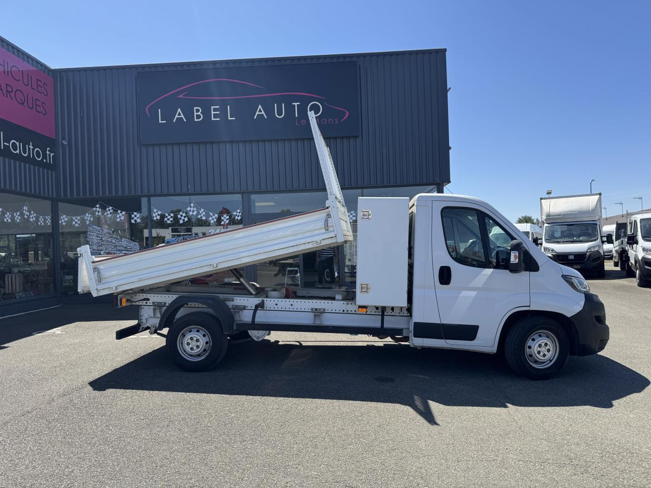Fiat Ducato 3.5 MAXI L 2.3 MULTIJET 160CH BENNE ACIER PACK PRO NAV + COFFRE JPM - 덤프 밴 : 사진 1 Fiat Ducato 3.5 MAXI L 2.3 MULTIJET 160CH BENNE ACIER PACK PRO NAV + COFFRE JPM - 덤프 밴 : 사진 1