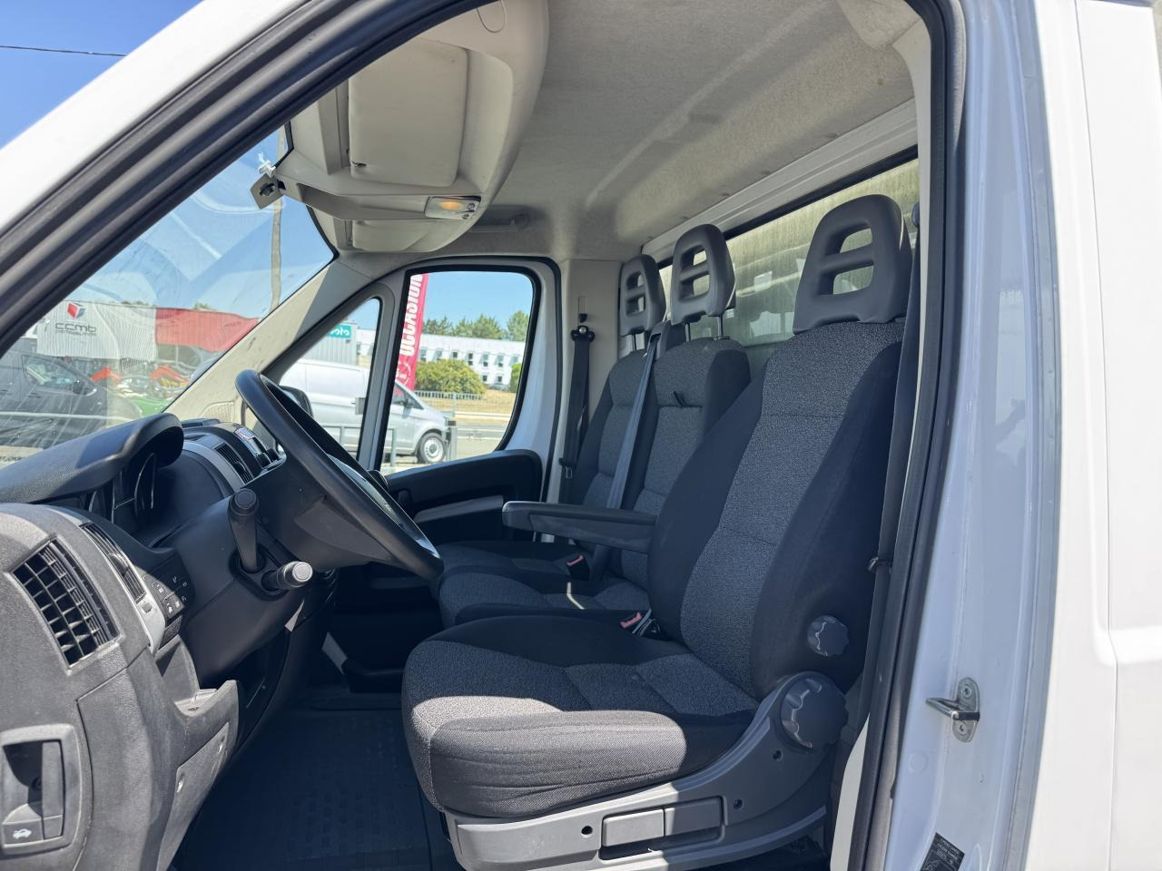 Fiat Ducato 3.5 MAXI L 2.3 MULTIJET 160CH BENNE ACIER PACK PRO NAV + COFFRE JPM - 덤프 밴 : 사진 4 Fiat Ducato 3.5 MAXI L 2.3 MULTIJET 160CH BENNE ACIER PACK PRO NAV + COFFRE JPM - 덤프 밴 : 사진 4