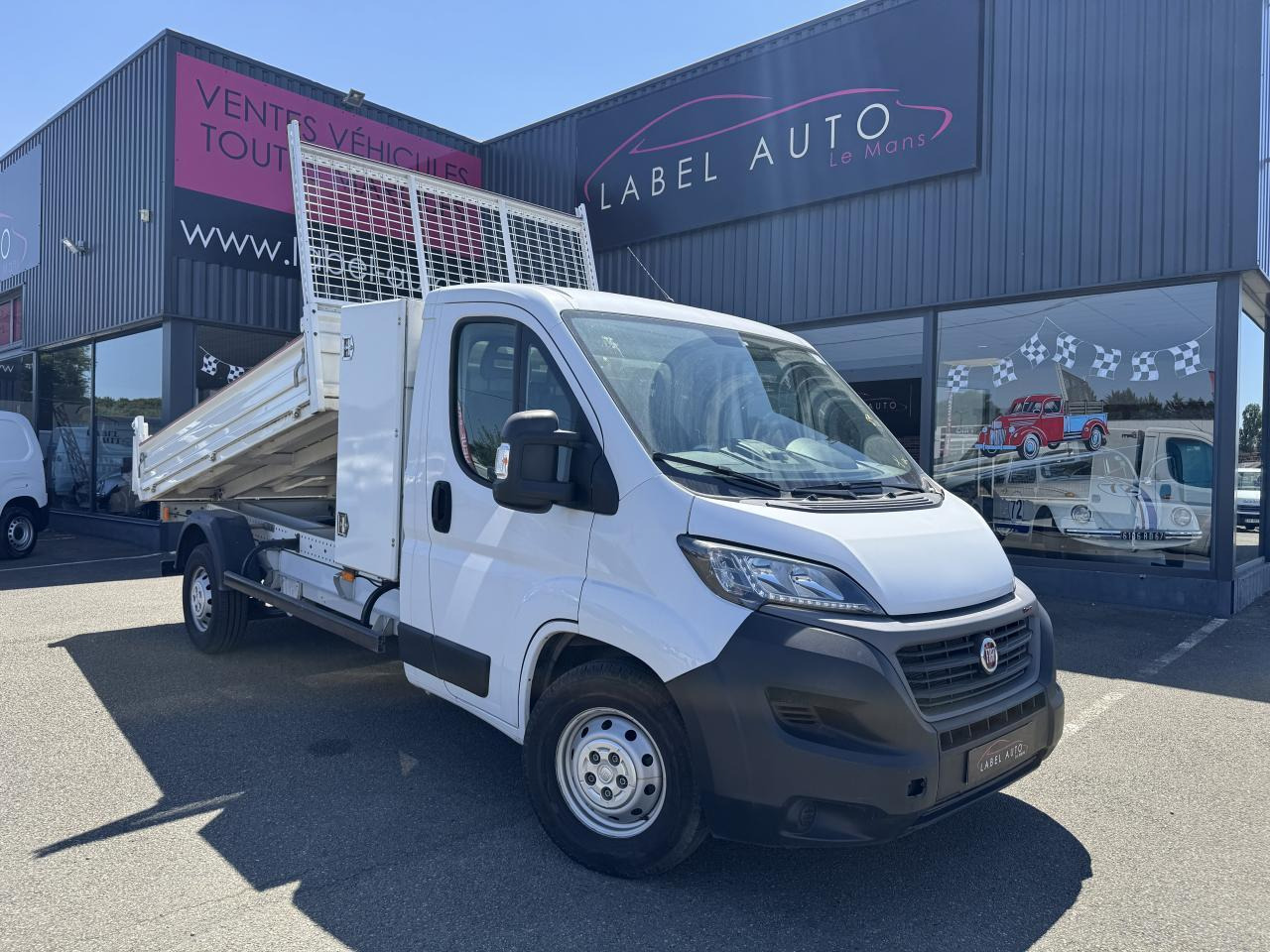 Fiat Ducato 3.5 MAXI L 2.3 MULTIJET 160CH BENNE ACIER PACK PRO NAV + COFFRE JPM - 덤프 밴 : 사진 2 Fiat Ducato 3.5 MAXI L 2.3 MULTIJET 160CH BENNE ACIER PACK PRO NAV + COFFRE JPM - 덤프 밴 : 사진 2