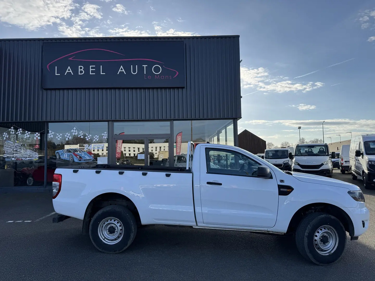Ford Ranger 2.0 TDCI 170CH SIMPLE CABINE XL - 픽업트럭 : 사진 1 Ford Ranger 2.0 TDCI 170CH SIMPLE CABINE XL - 픽업트럭 : 사진 1