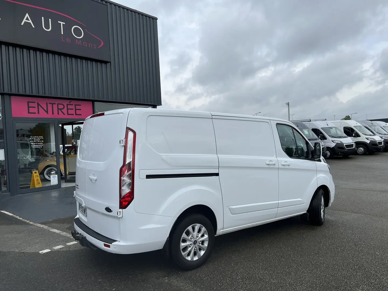 Ford Transit Custom 300 L1H1 2.0 ECOBLUE 130 S&S LIMITED BVA6 - 패널 밴 : 사진 4 Ford Transit Custom 300 L1H1 2.0 ECOBLUE 130 S&S LIMITED BVA6 - 패널 밴 : 사진 4