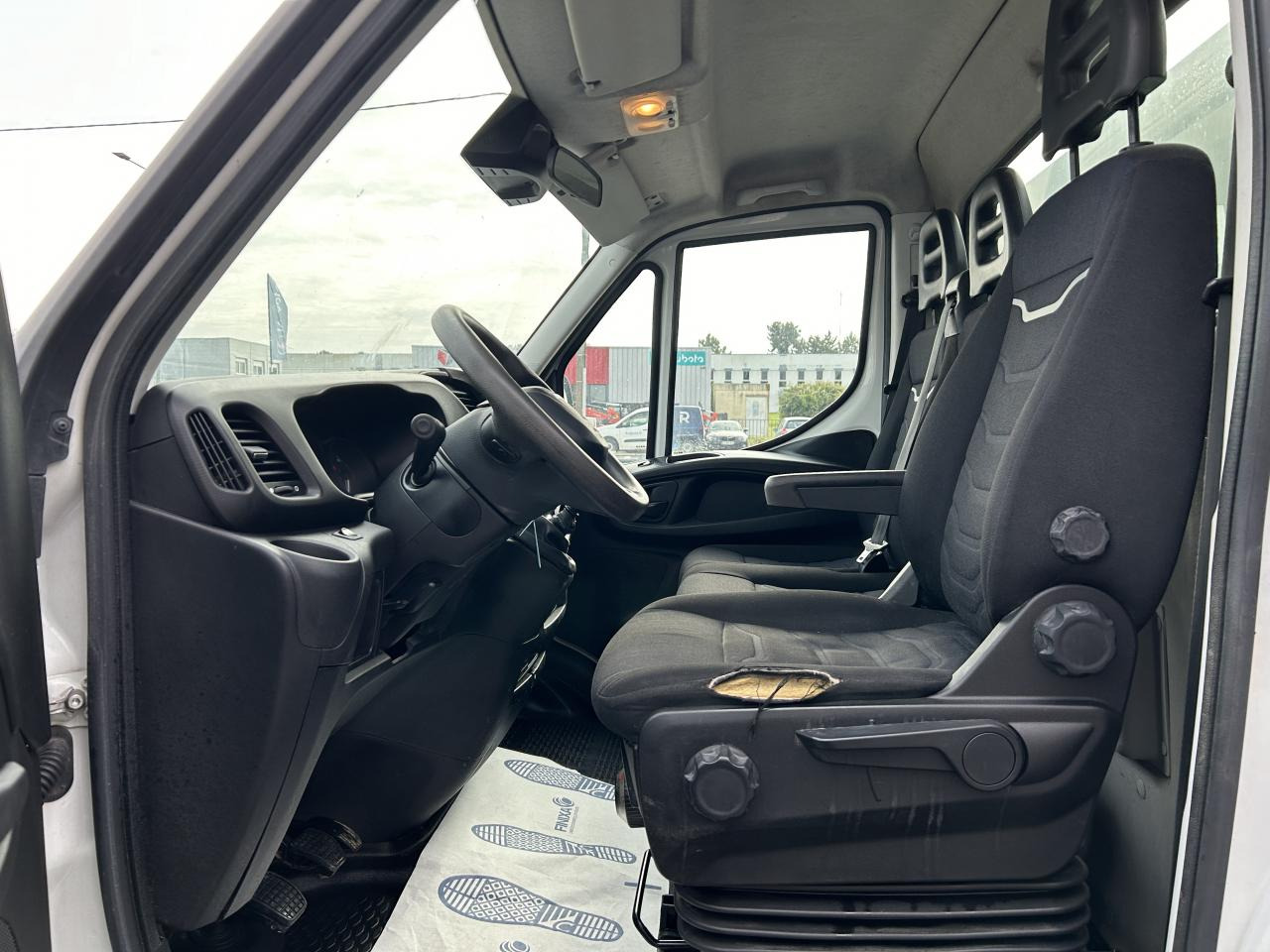 IVECO Daily 35 C 14 S&S (Quad-Leaf) CHASSIS CABINE 2014 35C/35S Chassis cabine 35 C Epmt.3.75 PHASE 3 - 덤프 밴 : 사진 5 IVECO Daily 35 C 14 S&S (Quad-Leaf) CHASSIS CABINE 2014 35C/35S Chassis cabine 35 C Epmt.3.75 PHASE 3 - 덤프 밴 : 사진 5