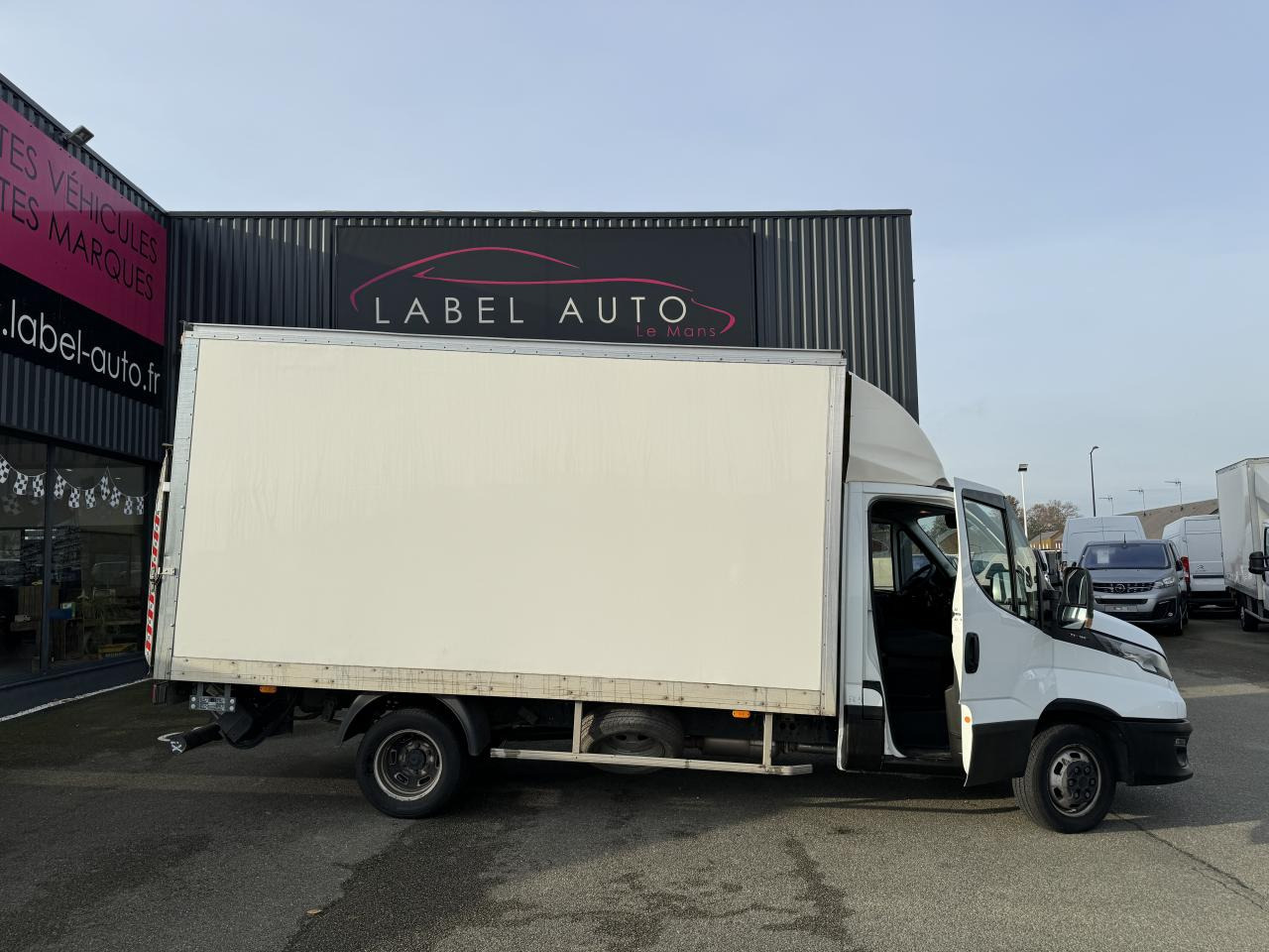 IVECO Daily 35 C 16H3.0 - BV Hi-Matic (Quad-Tor) CHASSIS CABINE 2014 35C/35S Chassis cabine 35 C Epmt.4.1 - 박스 밴 : 사진 1 IVECO Daily 35 C 16H3.0 - BV Hi-Matic (Quad-Tor) CHASSIS CABINE 2014 35C/35S Chassis cabine 35 C Epmt.4.1 - 박스 밴 : 사진 1