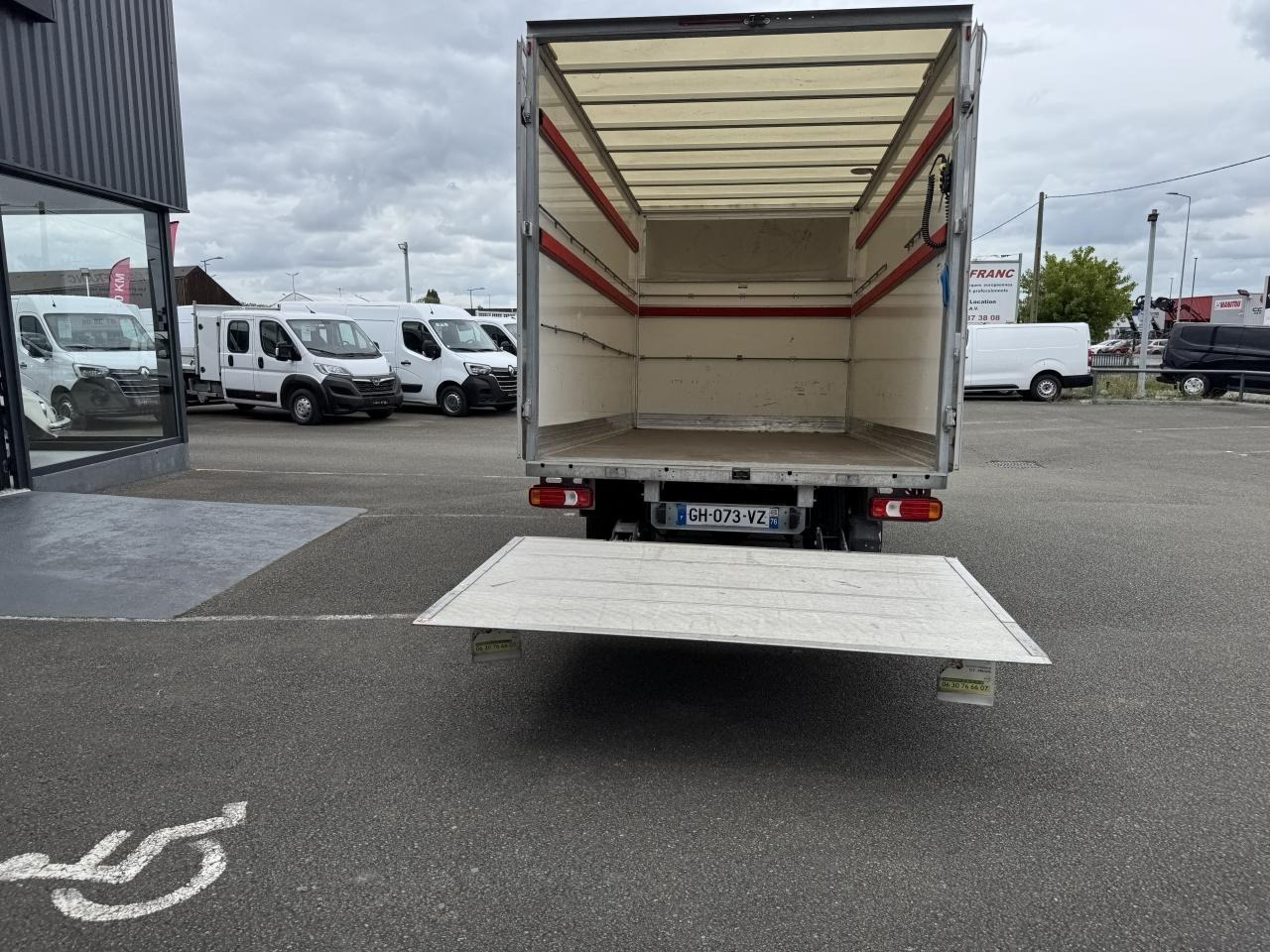IVECO Daily 35C16 CAISSE HAYON 20M3 RJ 3.0L 160CH - 박스 밴 : 사진 2 IVECO Daily 35C16 CAISSE HAYON 20M3 RJ 3.0L 160CH - 박스 밴 : 사진 2