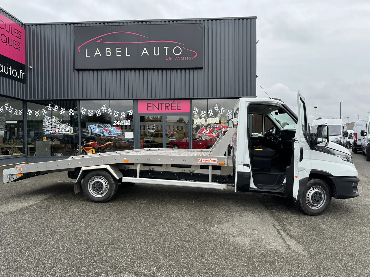 Iveco Daily 35S16H3.0 D EMPATTEMENT 4100 - 견인 트럭 : 사진 1 Iveco Daily 35S16H3.0 D EMPATTEMENT 4100 - 견인 트럭 : 사진 1
