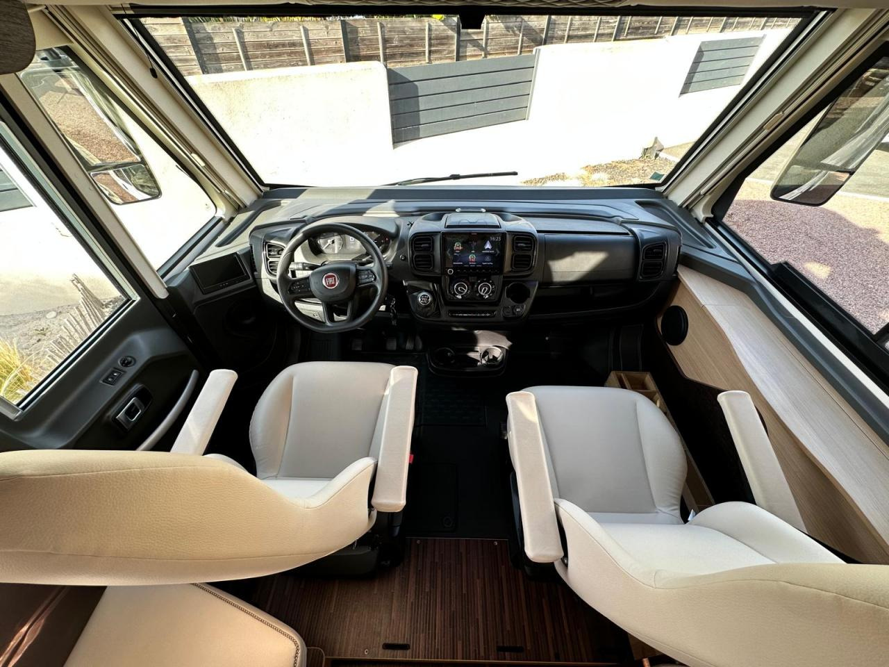 MC LOUIS NEVIS 281 - 통합 모터홈 : 사진 5 MC LOUIS NEVIS 281 - 통합 모터홈 : 사진 5