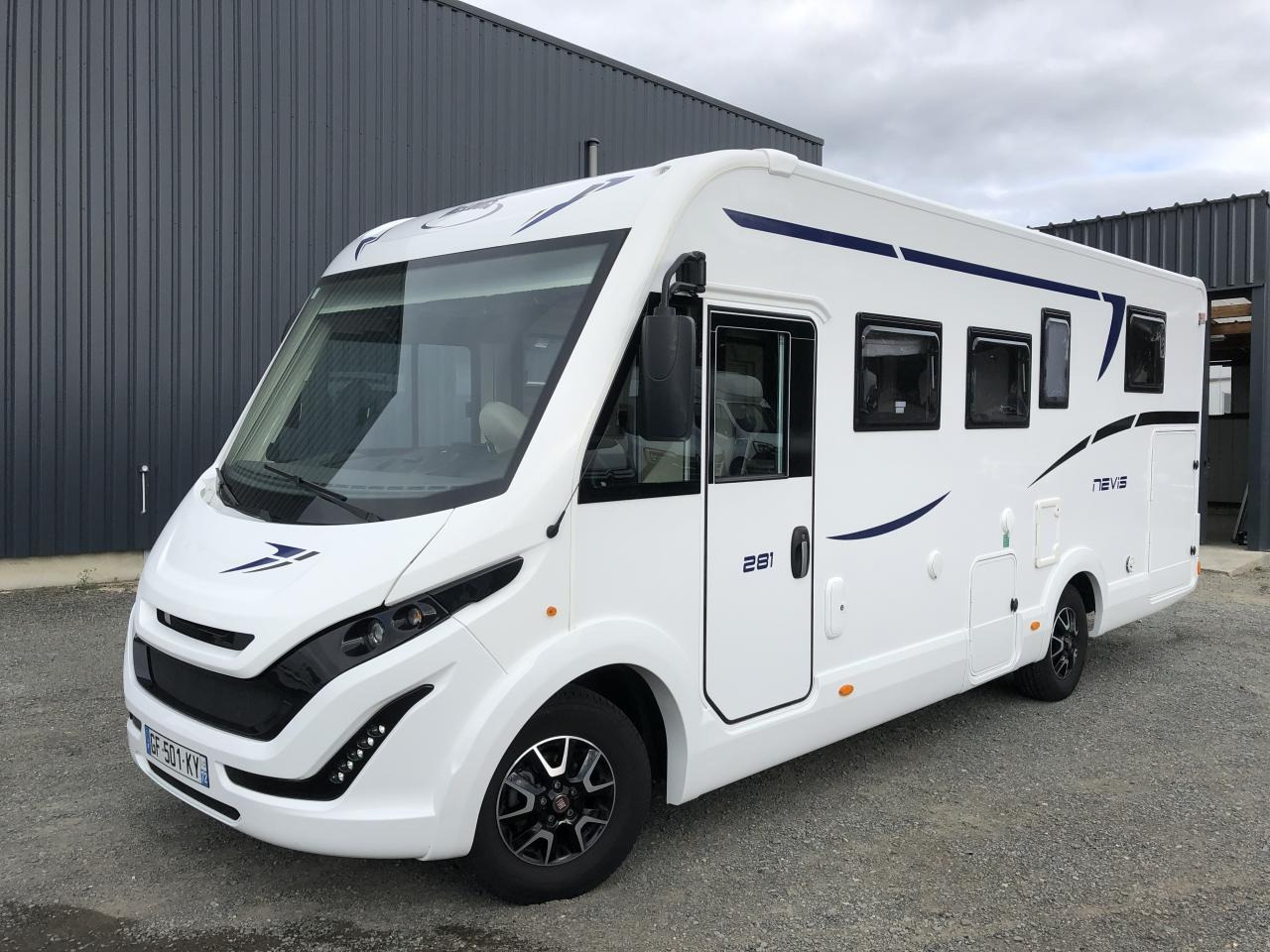 MC LOUIS NEVIS 281 - 통합 모터홈 : 사진 1 MC LOUIS NEVIS 281 - 통합 모터홈 : 사진 1