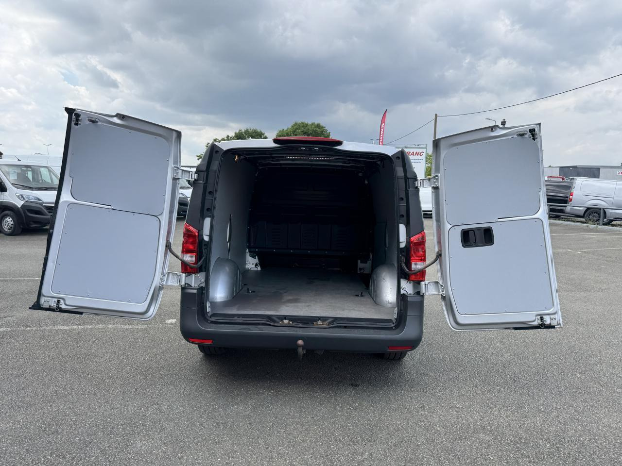Mercedes Vito 114 CDI 4X4 LONG SELECT PROPULSION 9G-TRONIC - 패널 밴 : 사진 2 Mercedes Vito 114 CDI 4X4 LONG SELECT PROPULSION 9G-TRONIC - 패널 밴 : 사진 2