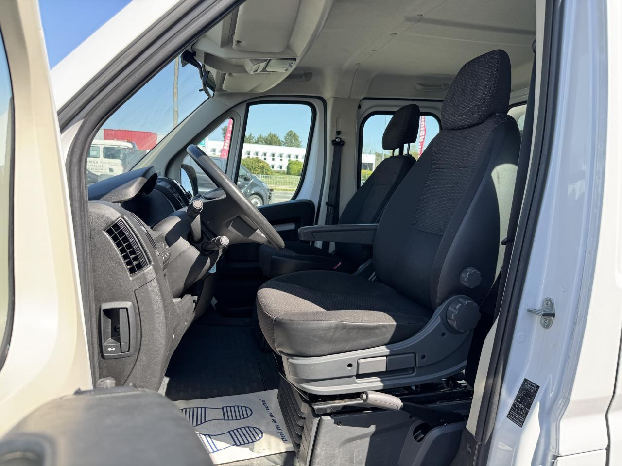 Opel Movano combi 3.5 MAXI 165CH BLUEHDI S&S BENNE COFFRE DOUBLE CABINE 6 PLACES - 덤프 밴 : 사진 4 Opel Movano combi 3.5 MAXI 165CH BLUEHDI S&S BENNE COFFRE DOUBLE CABINE 6 PLACES - 덤프 밴 : 사진 4