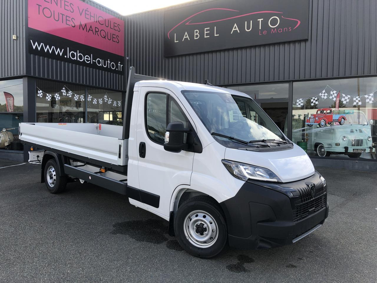 PEUGEOT boxer 3t5 plateau 4m20 2.2 hdi 140ch - 플랫베드 밴 : 사진 3 PEUGEOT boxer 3t5 plateau 4m20 2.2 hdi 140ch - 플랫베드 밴 : 사진 3