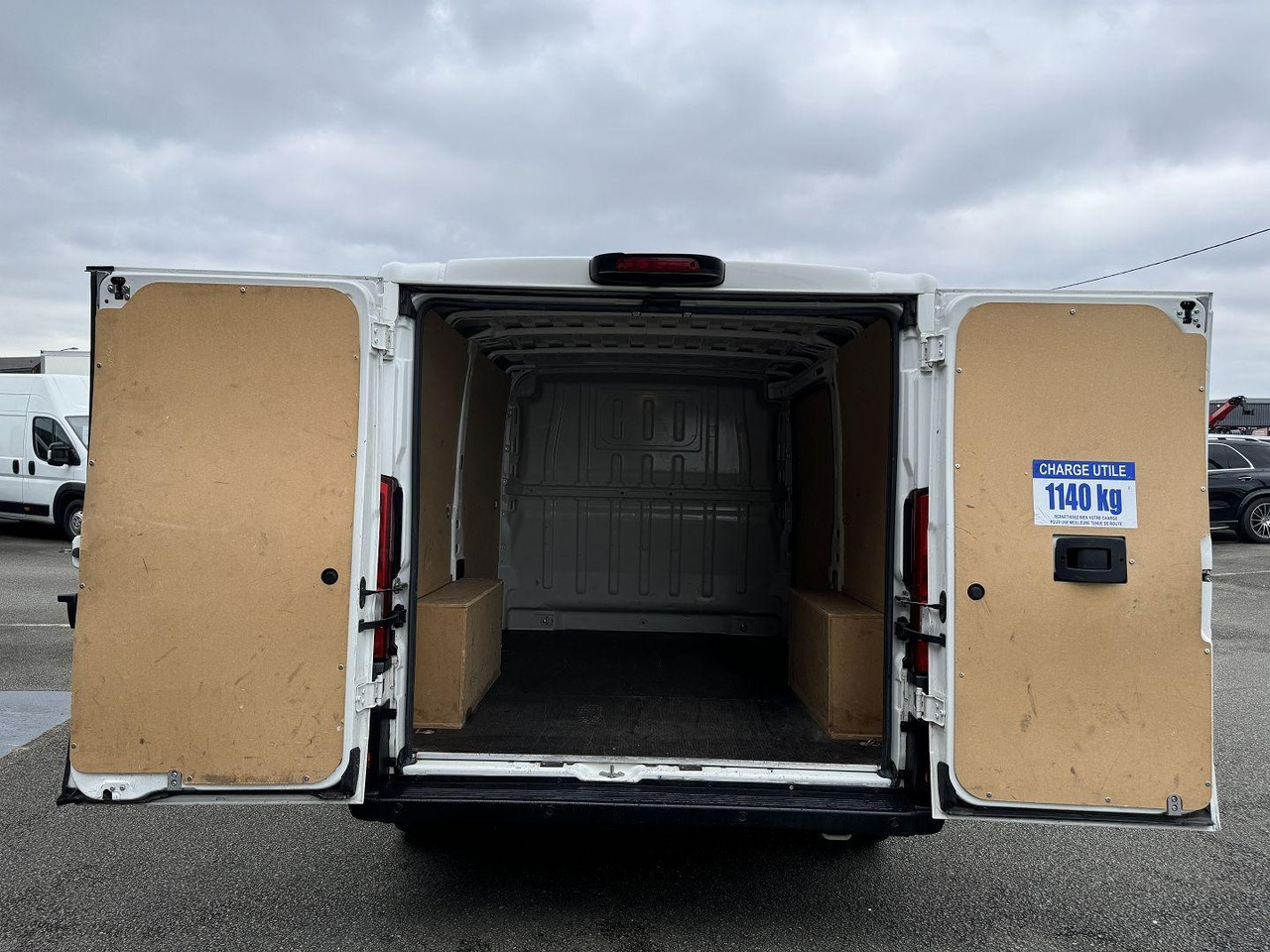Peugeot Boxer 333 L1H1 2.2 BLUEHDI S&S 140CH ASPHALT - 패널 밴 : 사진 2 Peugeot Boxer 333 L1H1 2.2 BLUEHDI S&S 140CH ASPHALT - 패널 밴 : 사진 2