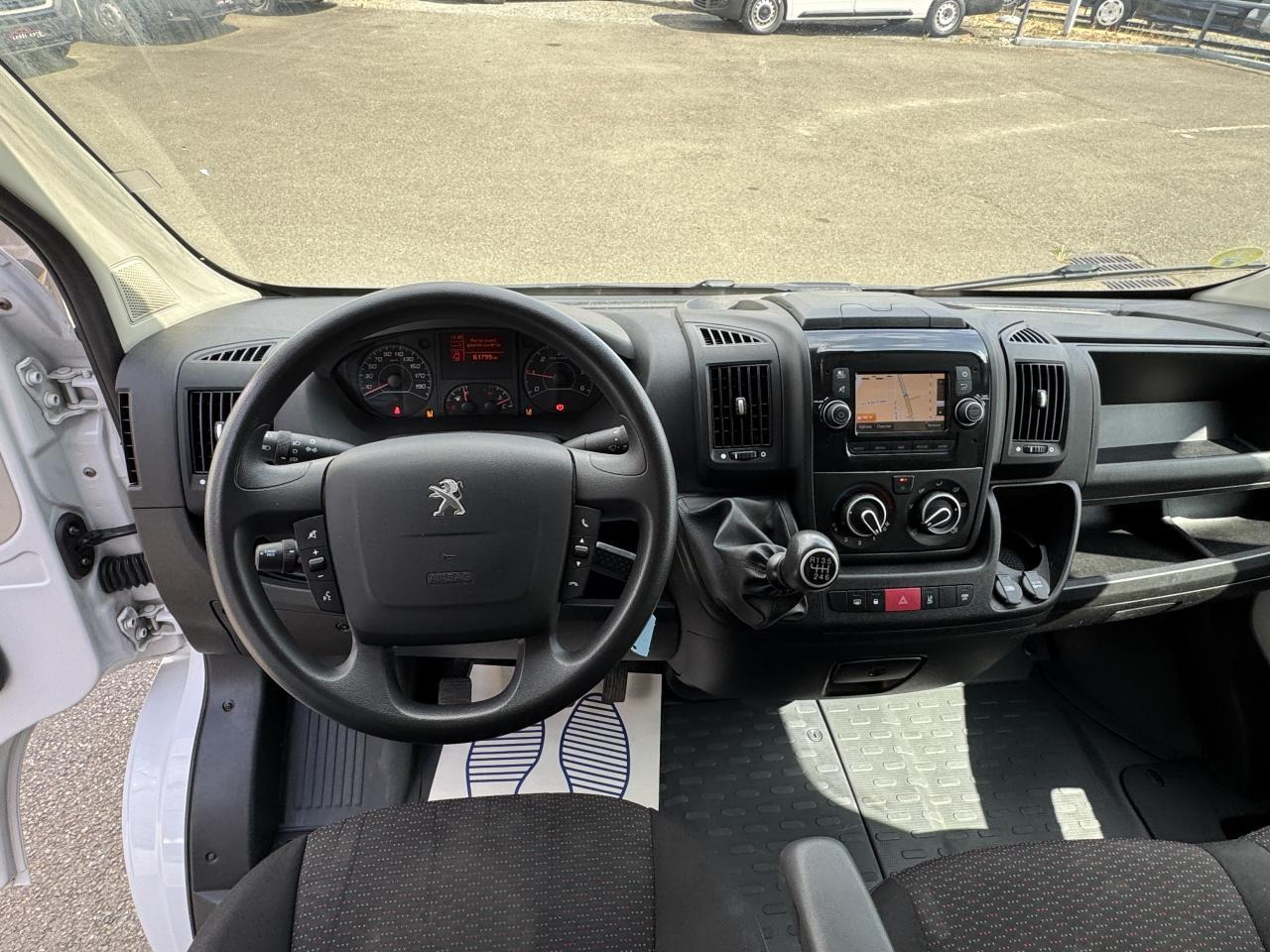 Peugeot Boxer 333 L2H2 2.2 BLUEHDI S&S 140CH ASPHALT - 패널 밴 : 사진 3 Peugeot Boxer 333 L2H2 2.2 BLUEHDI S&S 140CH ASPHALT - 패널 밴 : 사진 3