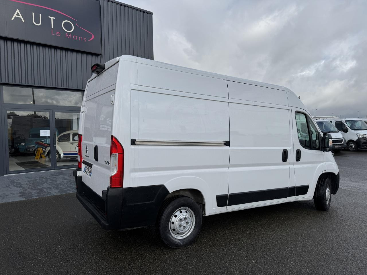 Peugeot Boxer 333 L2H2 2.2 BLUEHDI S&S 140CH ASPHALT - 패널 밴 : 사진 5 Peugeot Boxer 333 L2H2 2.2 BLUEHDI S&S 140CH ASPHALT - 패널 밴 : 사진 5