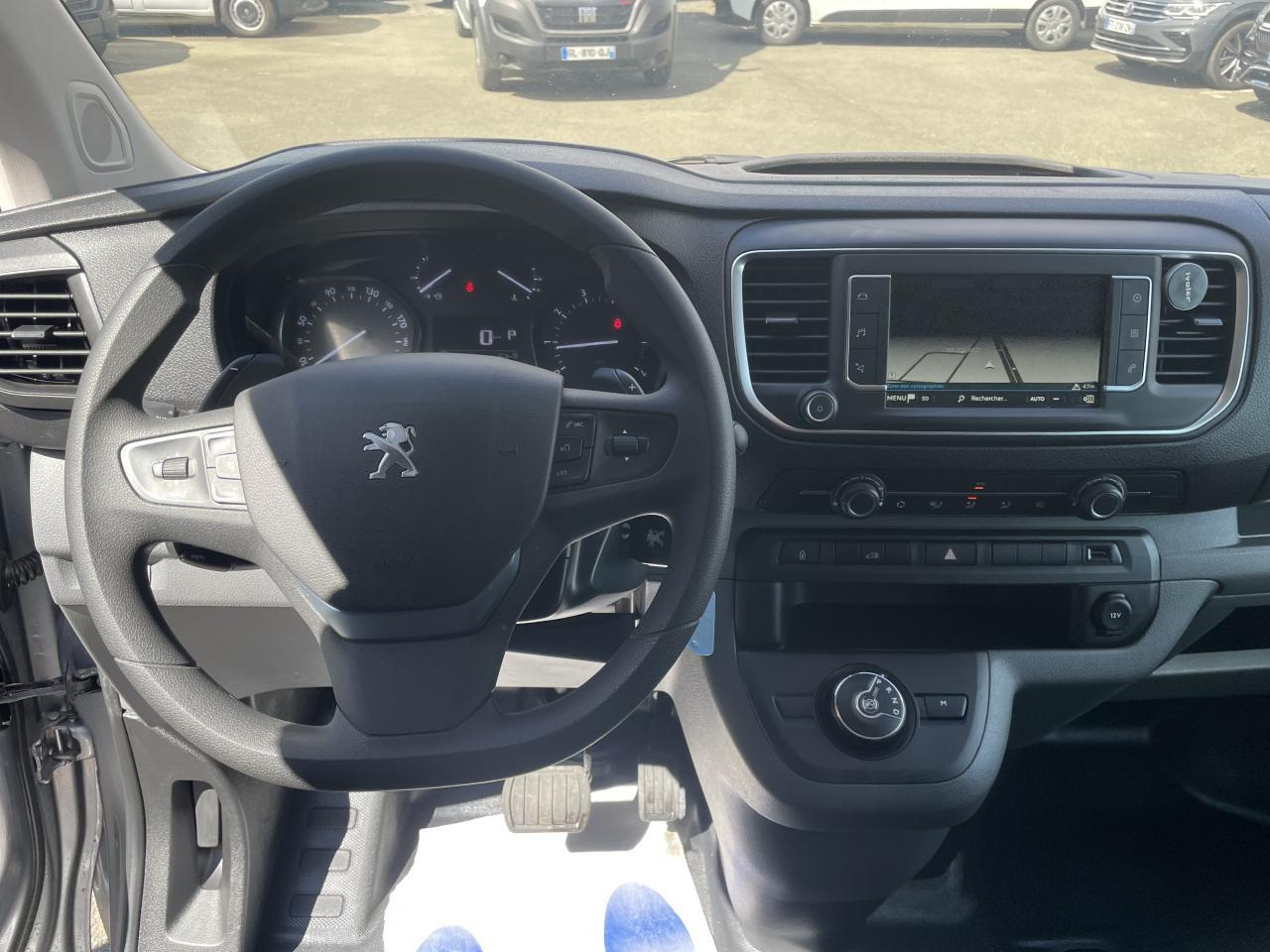 Peugeot Expert Standard 2.0 BlueHDI -180CH EAT8 ASPHALT - 패널 밴 : 사진 4 Peugeot Expert Standard 2.0 BlueHDI -180CH EAT8 ASPHALT - 패널 밴 : 사진 4
