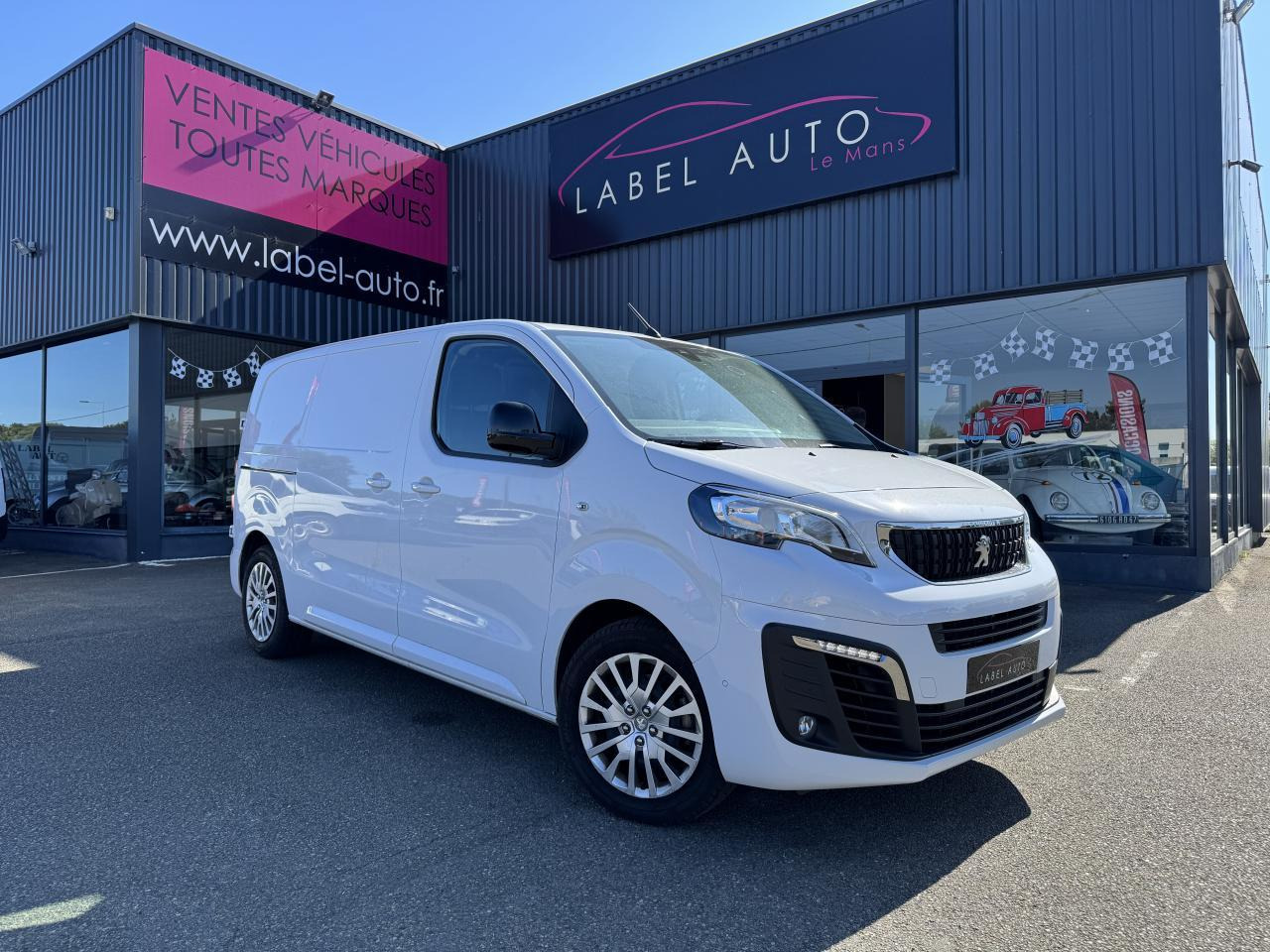 Peugeot Expert Standard 2.0 BlueHDi - 145 S&S - BV EAT8 III FOURGON Fourgon Asphalt PHASE 1 - 패널 밴 : 사진 1 Peugeot Expert Standard 2.0 BlueHDi - 145 S&S - BV EAT8 III FOURGON Fourgon Asphalt PHASE 1 - 패널 밴 : 사진 1