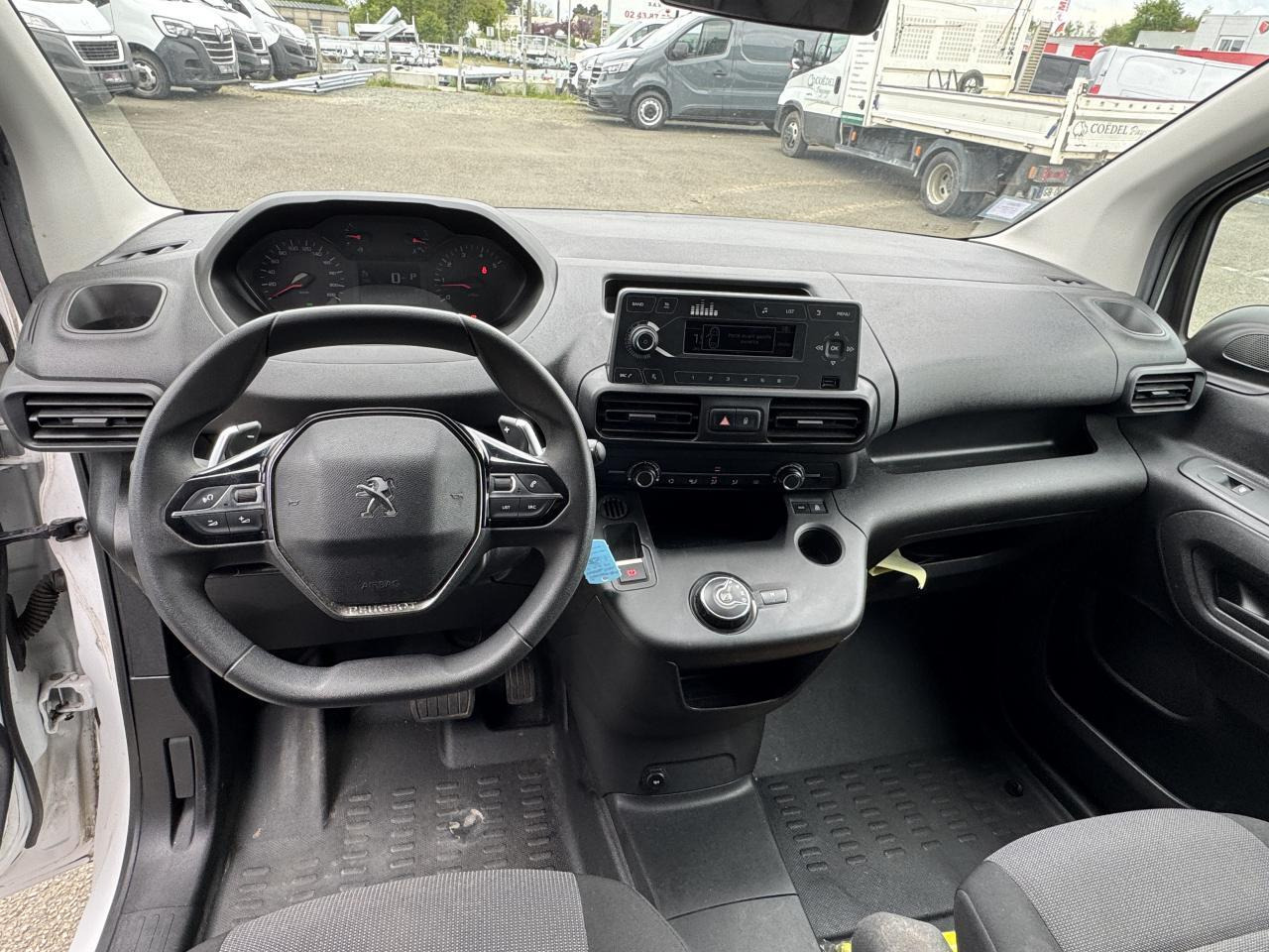 Peugeot Partner PEUGEOT M 650 KG 1.5 HDI 130 CH EAT-8 2 PL PREMIUM - 소형 밴 : 사진 3 Peugeot Partner PEUGEOT M 650 KG 1.5 HDI 130 CH EAT-8 2 PL PREMIUM - 소형 밴 : 사진 3
