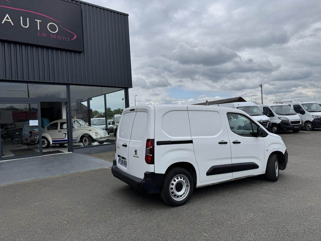 Peugeot Partner PEUGEOT M 650 KG 1.5 HDI 130 CH EAT-8 2 PL PREMIUM - 소형 밴 : 사진 5 Peugeot Partner PEUGEOT M 650 KG 1.5 HDI 130 CH EAT-8 2 PL PREMIUM - 소형 밴 : 사진 5