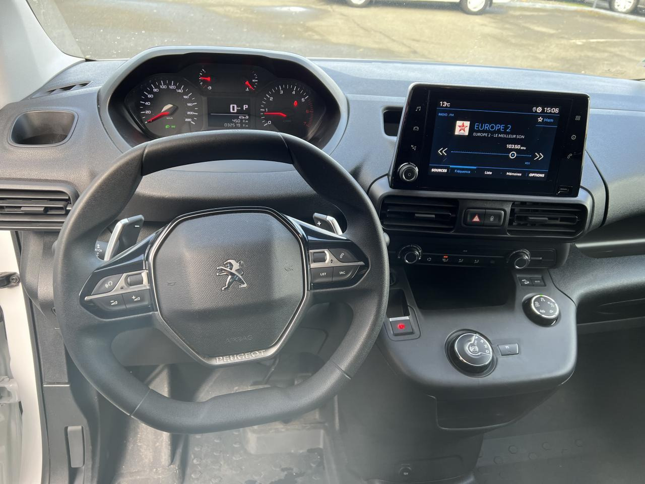 Peugeot Partner STANDARD 650KG BLUEHDI 130CH S&S ASPHALT EAT8 - 소형 밴 : 사진 4 Peugeot Partner STANDARD 650KG BLUEHDI 130CH S&S ASPHALT EAT8 - 소형 밴 : 사진 4
