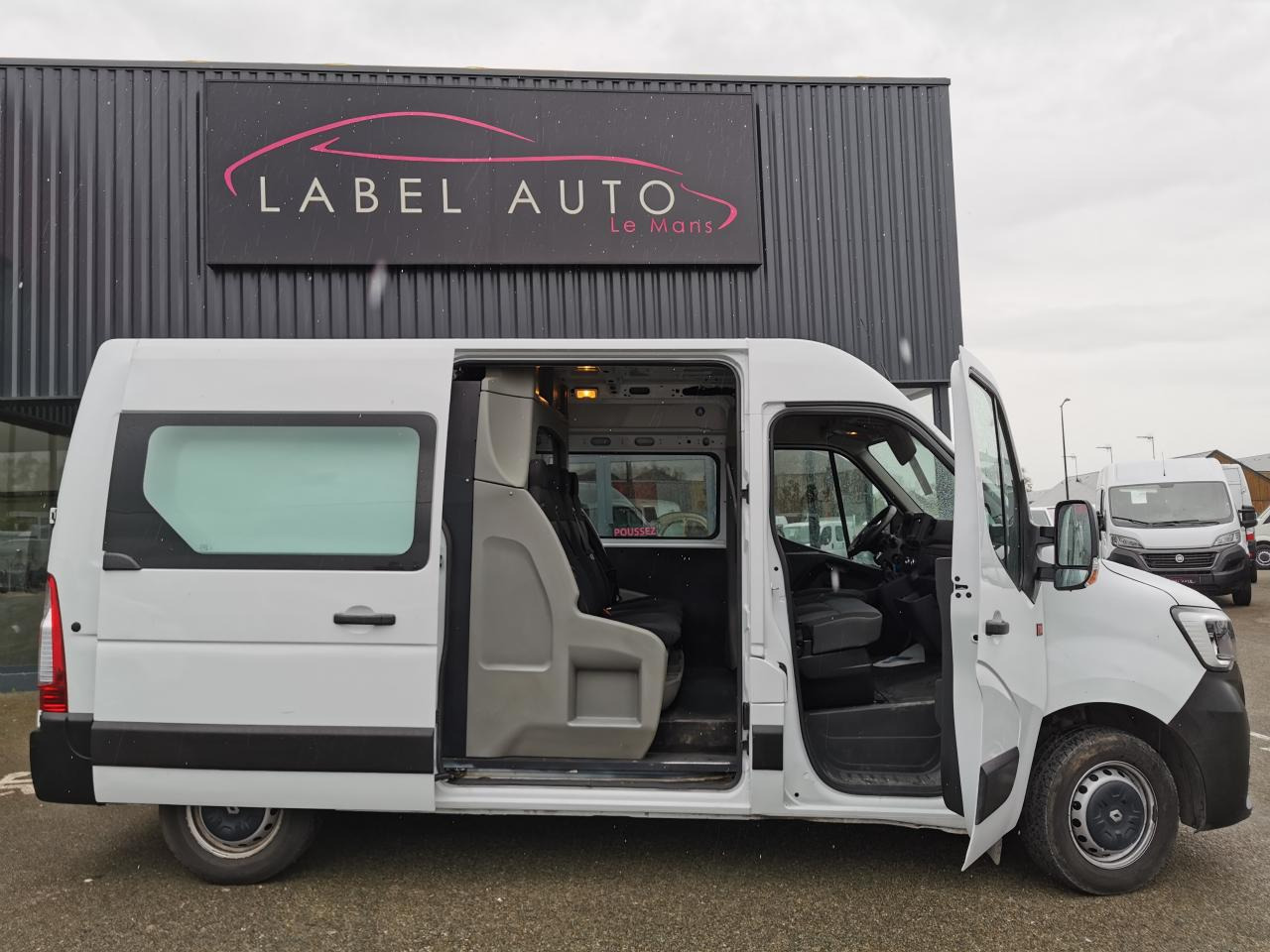 RENAULT Master Confort F3300 L2H2 2.3 dCi - 135  III CABINE APPROFONDIE Cabine approfondie L2H2 Traction PHA - 패널 밴 : 사진 1 RENAULT Master Confort F3300 L2H2 2.3 dCi - 135  III CABINE APPROFONDIE Cabine approfondie L2H2 Traction PHA - 패널 밴 : 사진 1