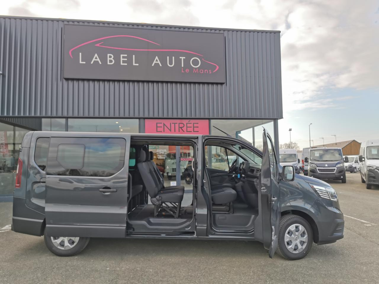 RENAULT Trafic L2 2.0 Energy dCi - 150 - S&S - BV EDC Euro 6e III COMBI Combi Intens L2H1 PHASE 3 - 승합차 : 사진 3 RENAULT Trafic L2 2.0 Energy dCi - 150 - S&S - BV EDC Euro 6e III COMBI Combi Intens L2H1 PHASE 3 - 승합차 : 사진 3