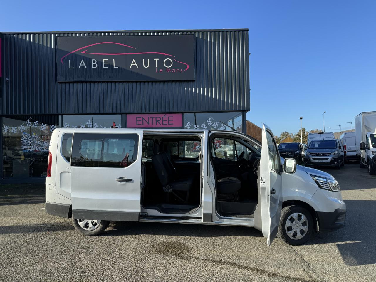RENAULT Trafic L2 2.0 Energy dCi - 150 - S&S III COMBI Combi Zen L2H1 PHASE 3 - 승합차 : 사진 1 RENAULT Trafic L2 2.0 Energy dCi - 150 - S&S III COMBI Combi Zen L2H1 PHASE 3 - 승합차 : 사진 1