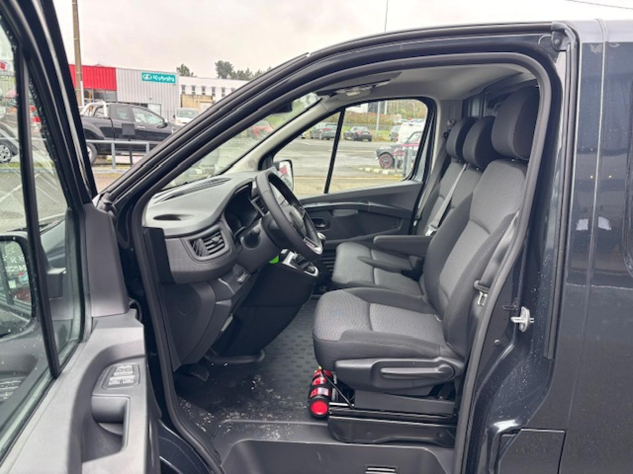 Renault Trafic 3T0 L1H1 2.0 DCI 150CH - 패널 밴 : 사진 5 Renault Trafic 3T0 L1H1 2.0 DCI 150CH - 패널 밴 : 사진 5