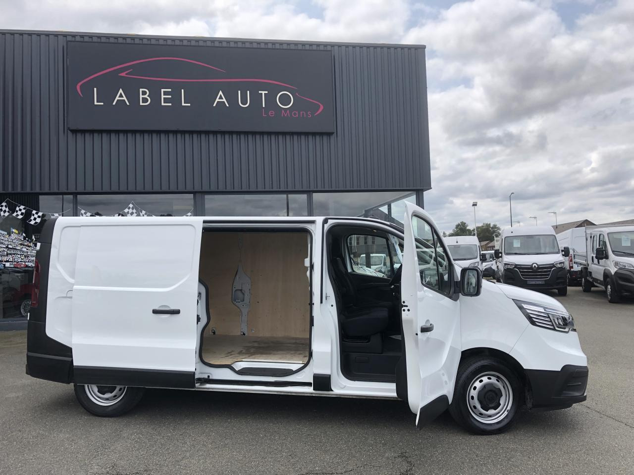 Renault Trafic L2H1 1200 Kg 2.0 Energy dCi - 145 - BV EDC III FOURGON Fourgon Confort L2H1 PHASE 2 - 소형 밴 : 사진 3 Renault Trafic L2H1 1200 Kg 2.0 Energy dCi - 145 - BV EDC III FOURGON Fourgon Confort L2H1 PHASE 2 - 소형 밴 : 사진 3