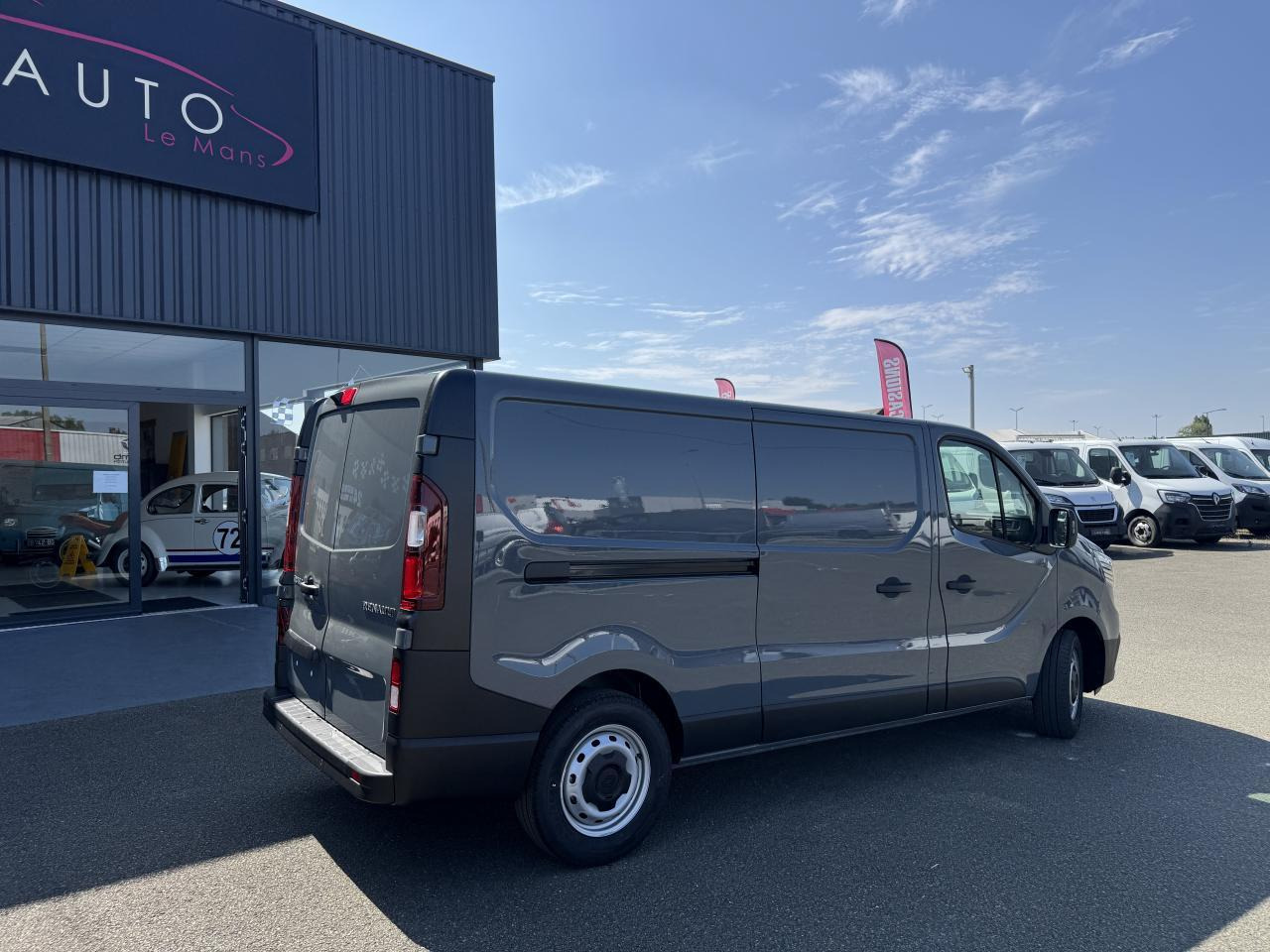 Renault Trafic L2H1 3T 2.0 BLUE DCI 170CH ADVANCE CARPLAY CAM - 패널 밴 : 사진 5 Renault Trafic L2H1 3T 2.0 BLUE DCI 170CH ADVANCE CARPLAY CAM - 패널 밴 : 사진 5
